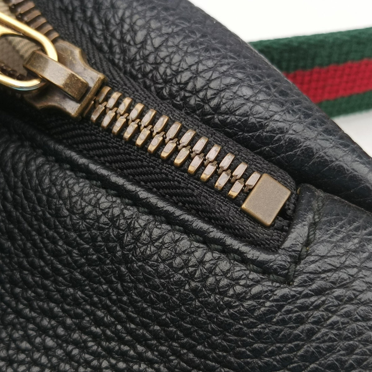 Secondhand Gucci Print Black Leather 527792 bum bag/waist bag | stylenewstar