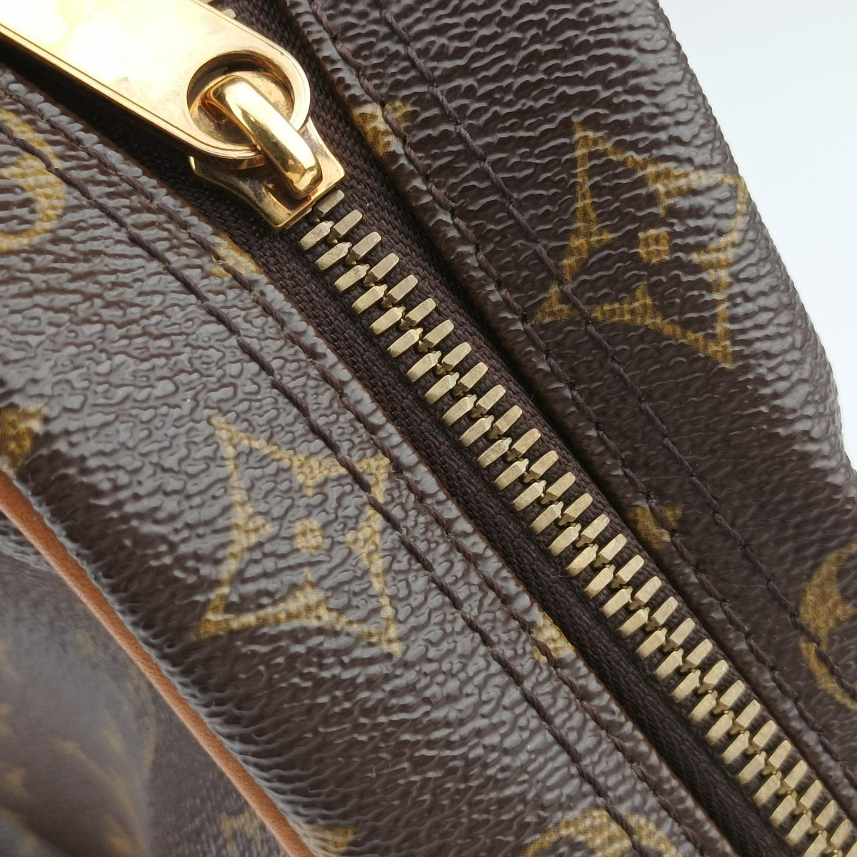 Pre-owned Louis Vuitton MANHATTAN GM Brown Monogram Canvas M40025 handbag | stylenewstar