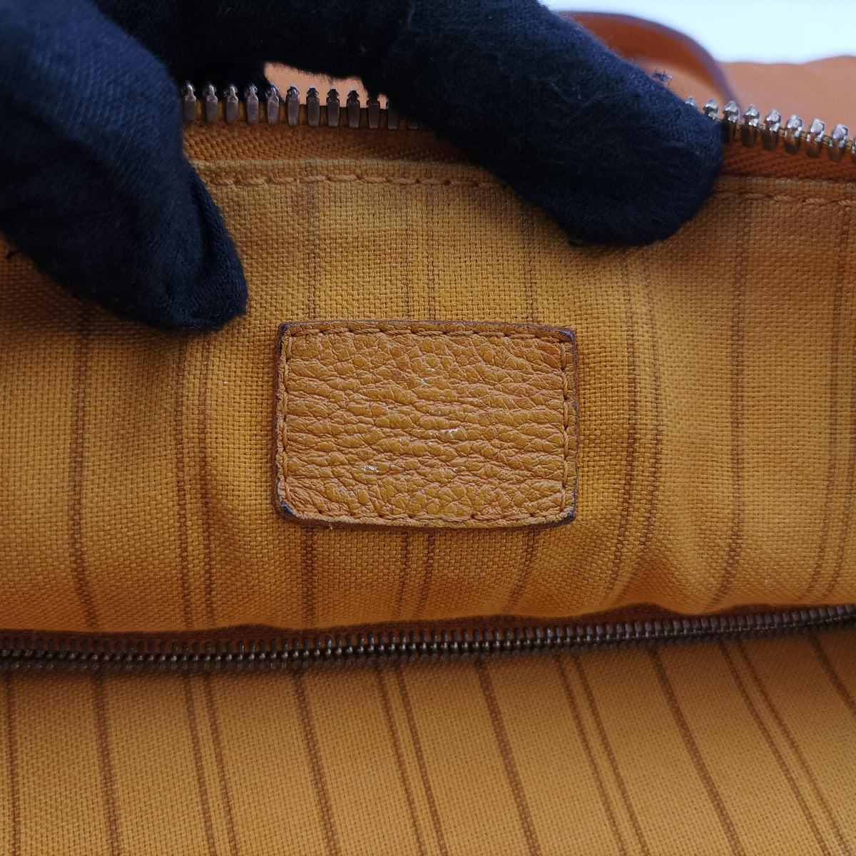 Secondhand Louis Vuitton Lumineuse PM saffron Monogram Empreinte M94324 shoulderbag | stylenewstar
