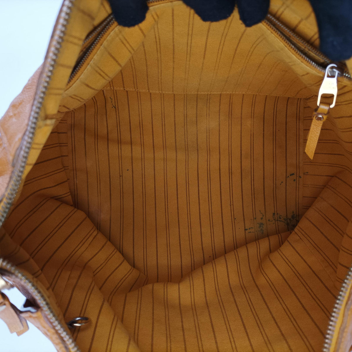 Secondhand Louis Vuitton Lumineuse PM saffron Monogram Empreinte M94324 shoulderbag | stylenewstar