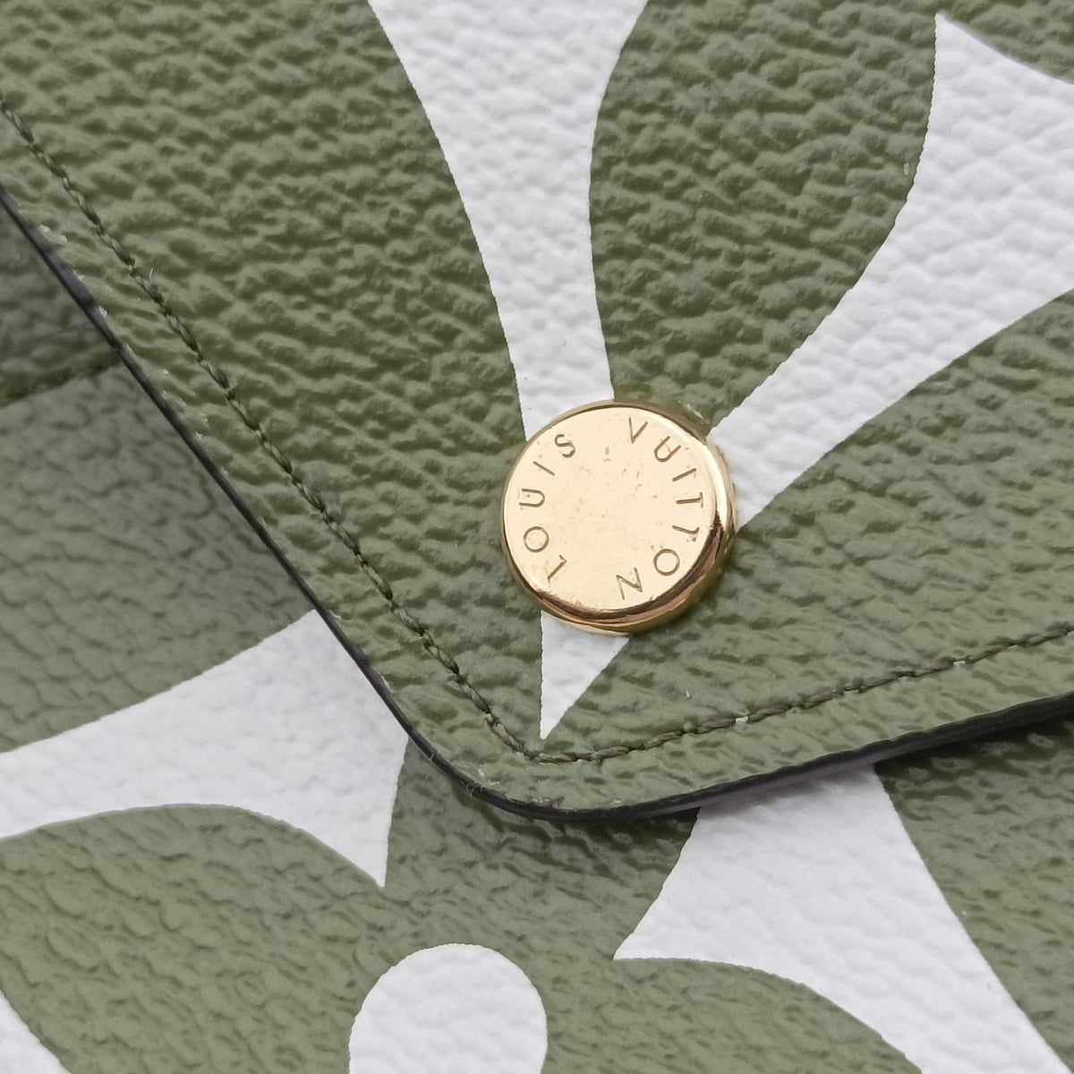 Pre-owned Louis Vuitton Pochette Kirigami Green×Multicolor Monogram Giant M67600 clutchbag | stylenewstar