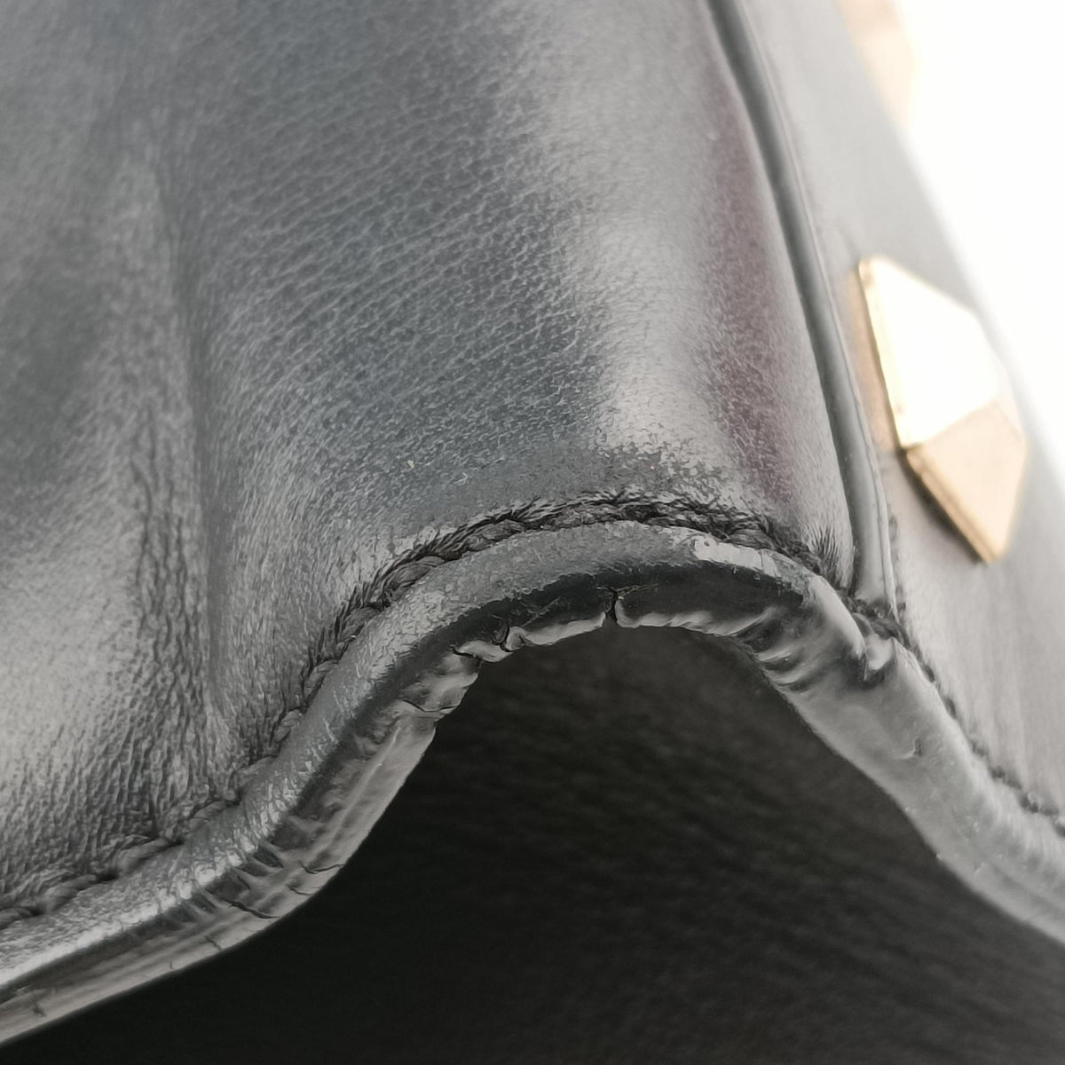 Secondhand Valentino My Rockstud Black Smooth Calfskin Leather  handbag | stylenewstar