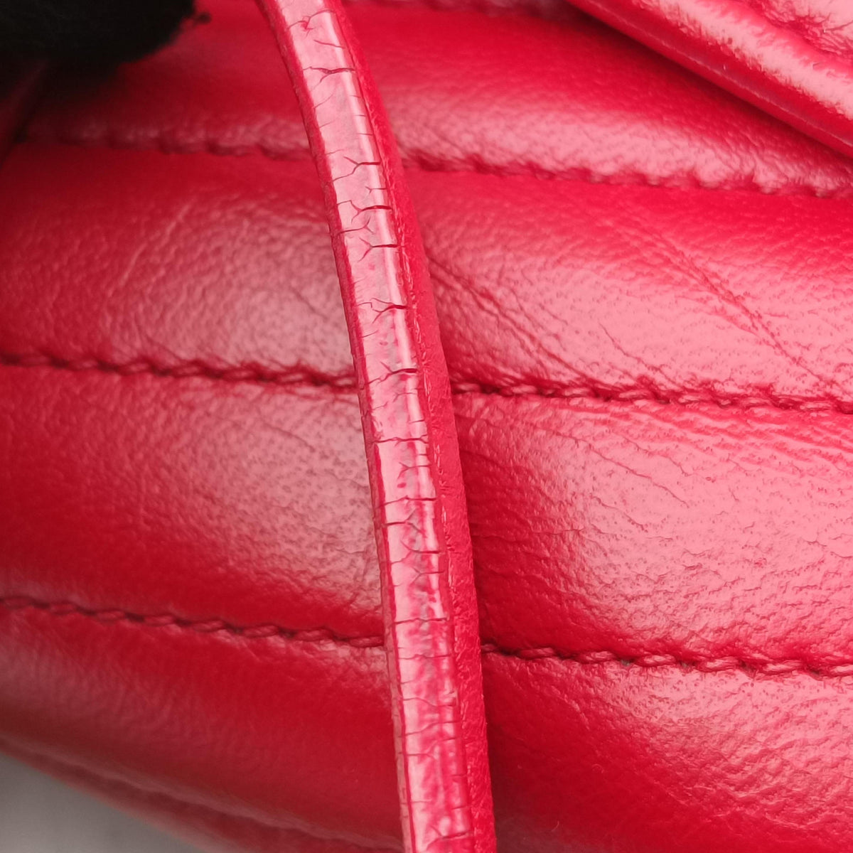 Pre-owned Yves Saint Laurent SULPICE Red Leather 532662 shoulderbag | stylenewstar