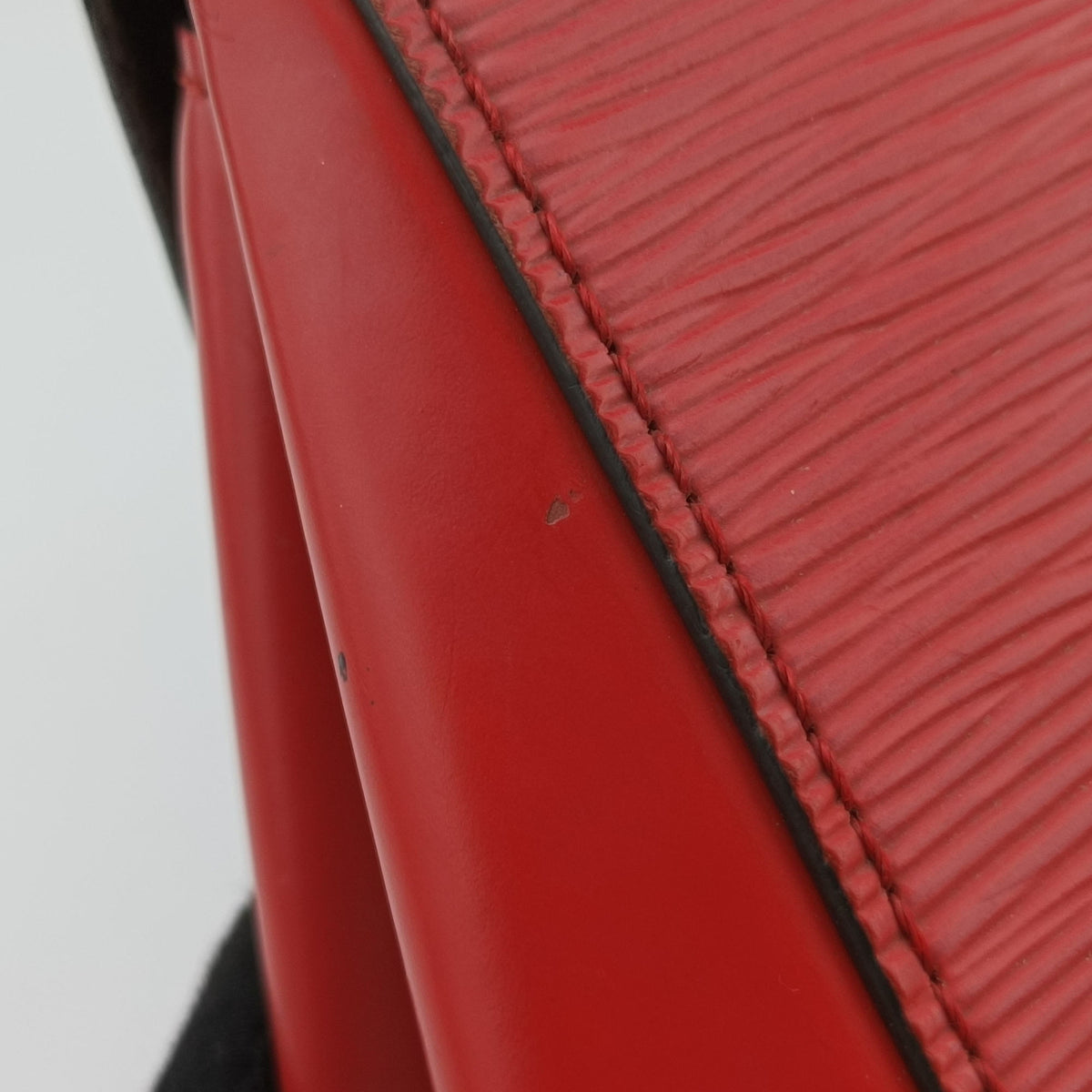 Vintage Louis Vuitton ClunyBB Red Epi M41337 shoulderbag | stylenewstar