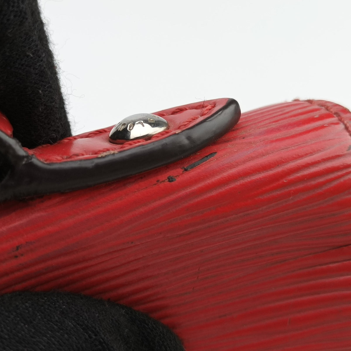 Vintage Louis Vuitton ClunyBB Red Epi M41337 shoulderbag | stylenewstar