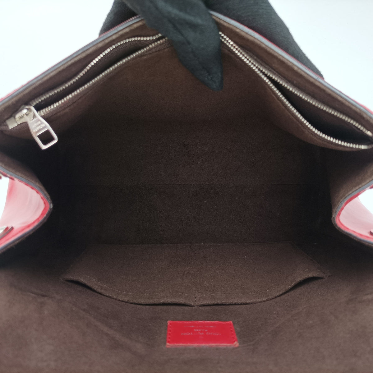 Vintage Louis Vuitton ClunyBB Red Epi M41337 shoulderbag | stylenewstar
