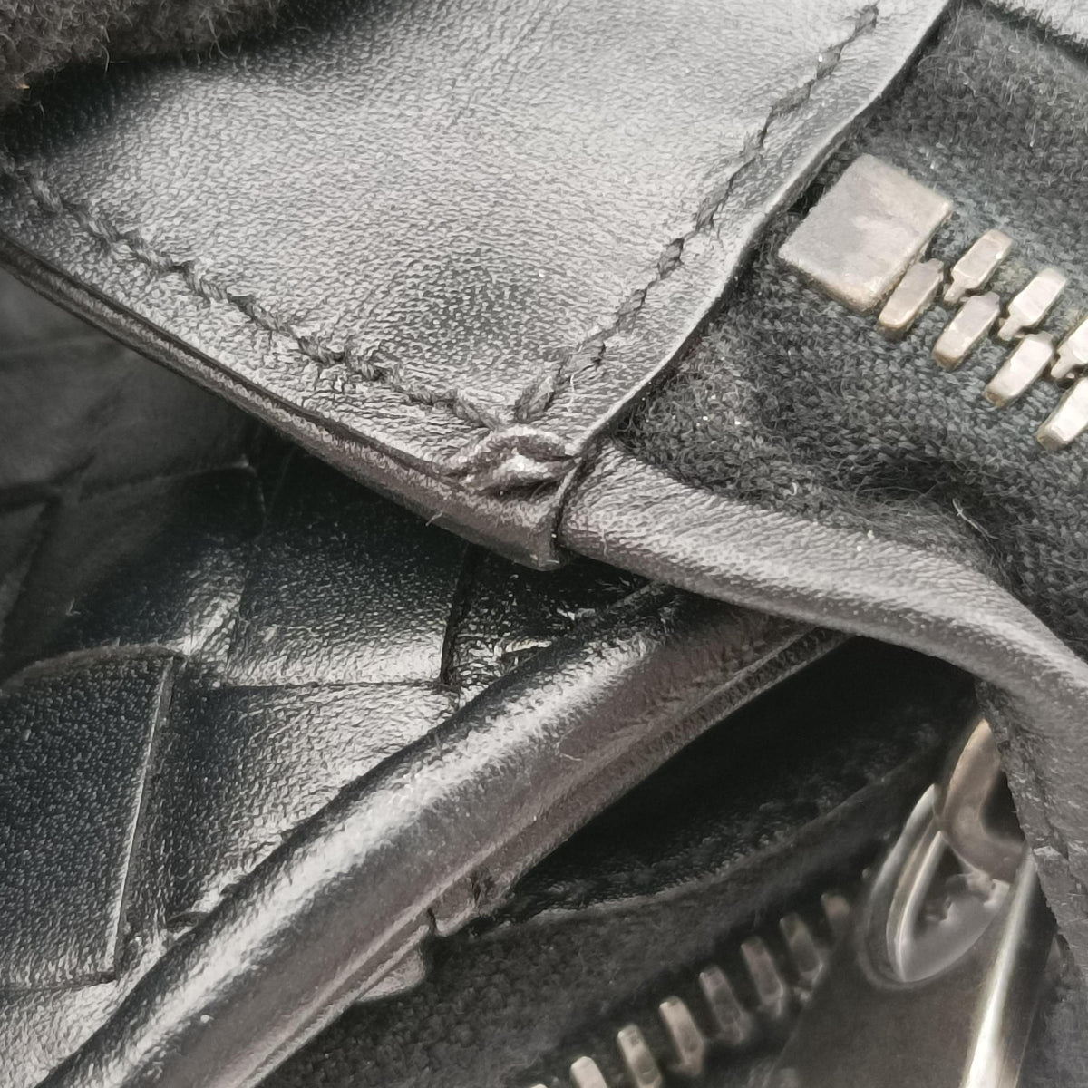 Pre-owned Bottega Veneta Intrecciato Black lambskin  handbag | stylenewstar