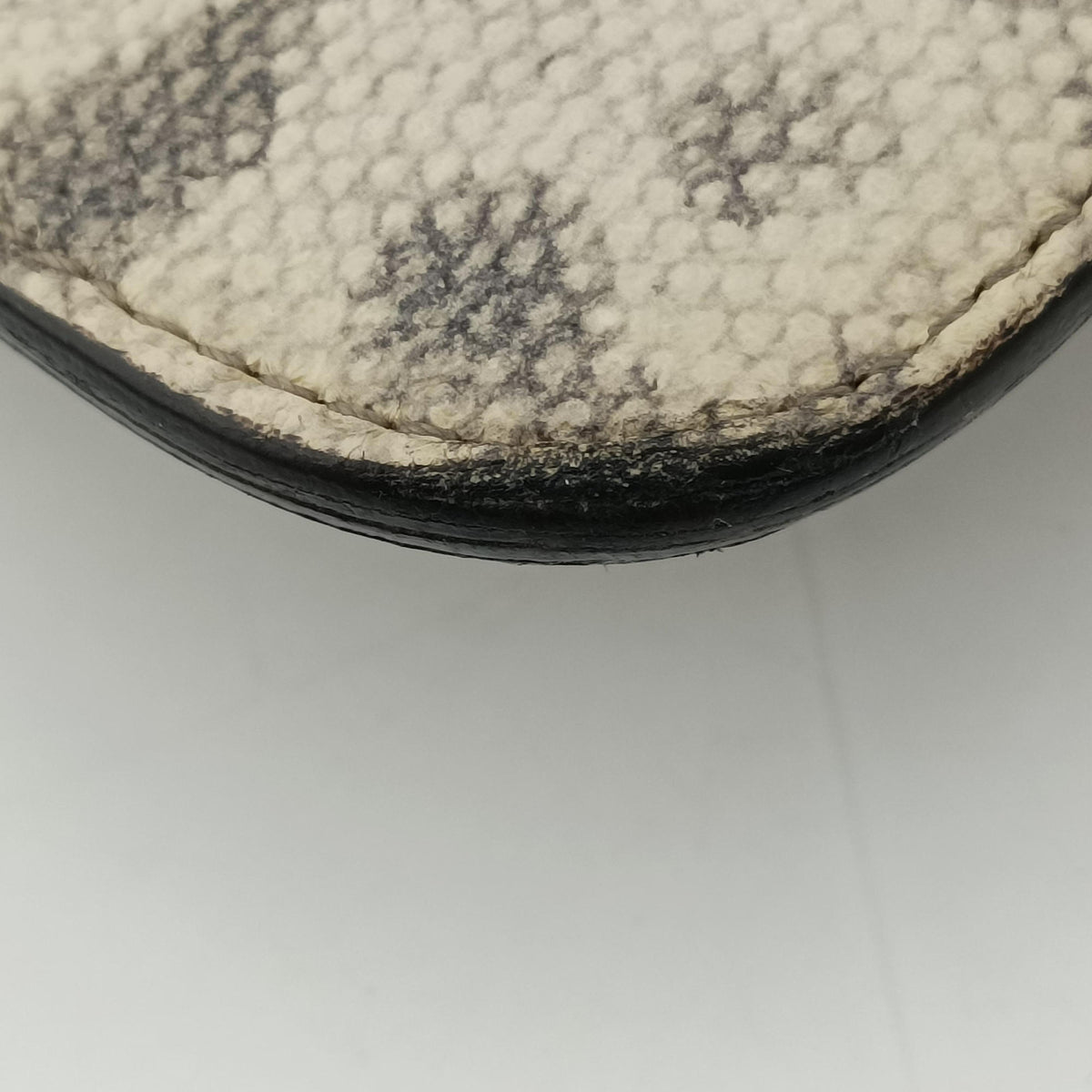 Pre-owned Gucci Bright Bit White×Gary Leather 317636 shoulderbag | stylenewstar