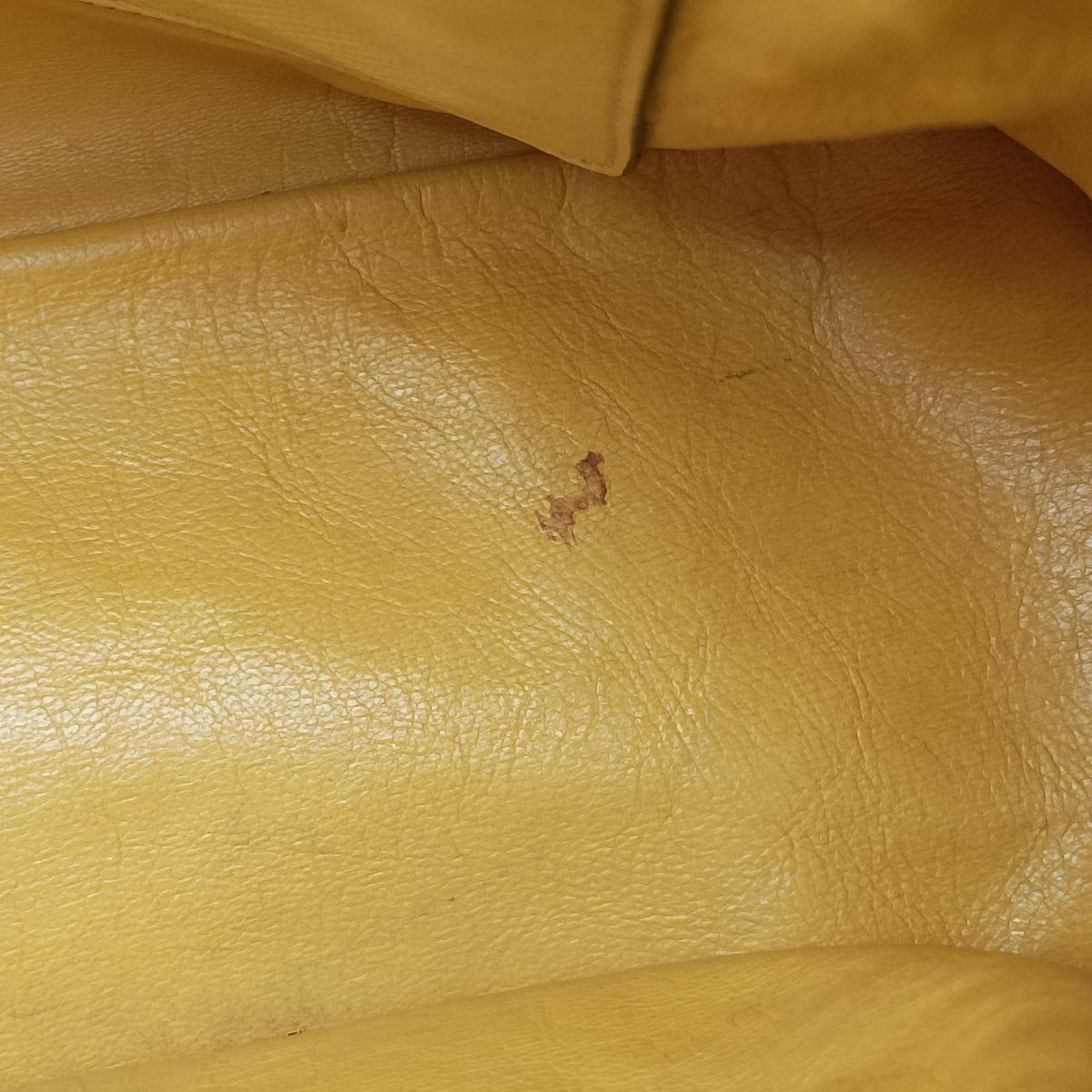 Secondhand Prada Cuir Top Handle Yellow SAFFIANO Leather BL0902 shoulderbag | stylenewstar