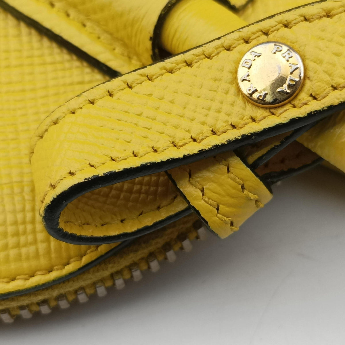 Secondhand Prada Cuir Top Handle Yellow SAFFIANO Leather BL0902 shoulderbag | stylenewstar