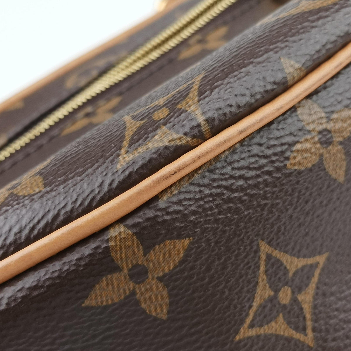 Pre-owned Louis Vuitton LOOP Brown×Beige Monogram Canvas M81098 shoulderbag | stylenewstar