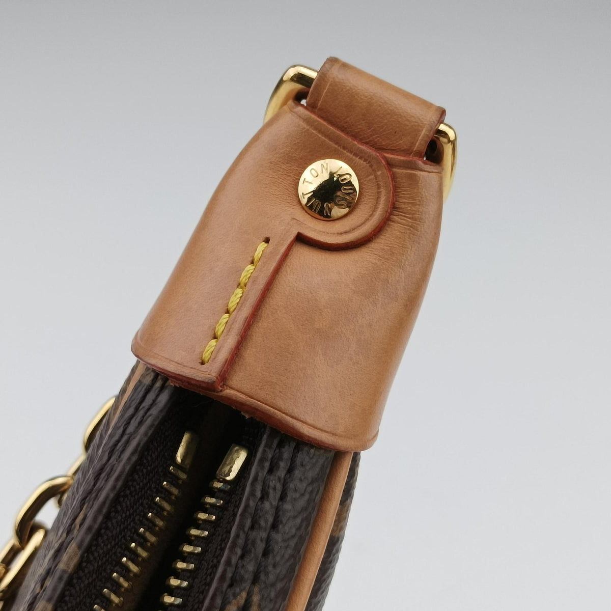Pre-owned Louis Vuitton LOOP Brown×Beige Monogram Canvas M81098 shoulderbag | stylenewstar