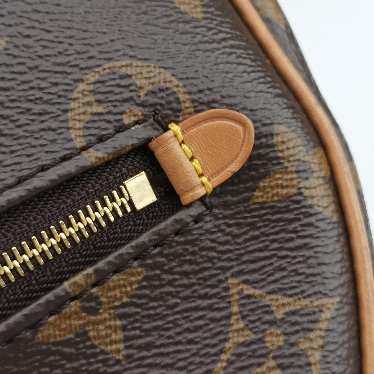 Pre-owned Louis Vuitton LOOP Brown×Beige Monogram Canvas M81098 shoulderbag | stylenewstar