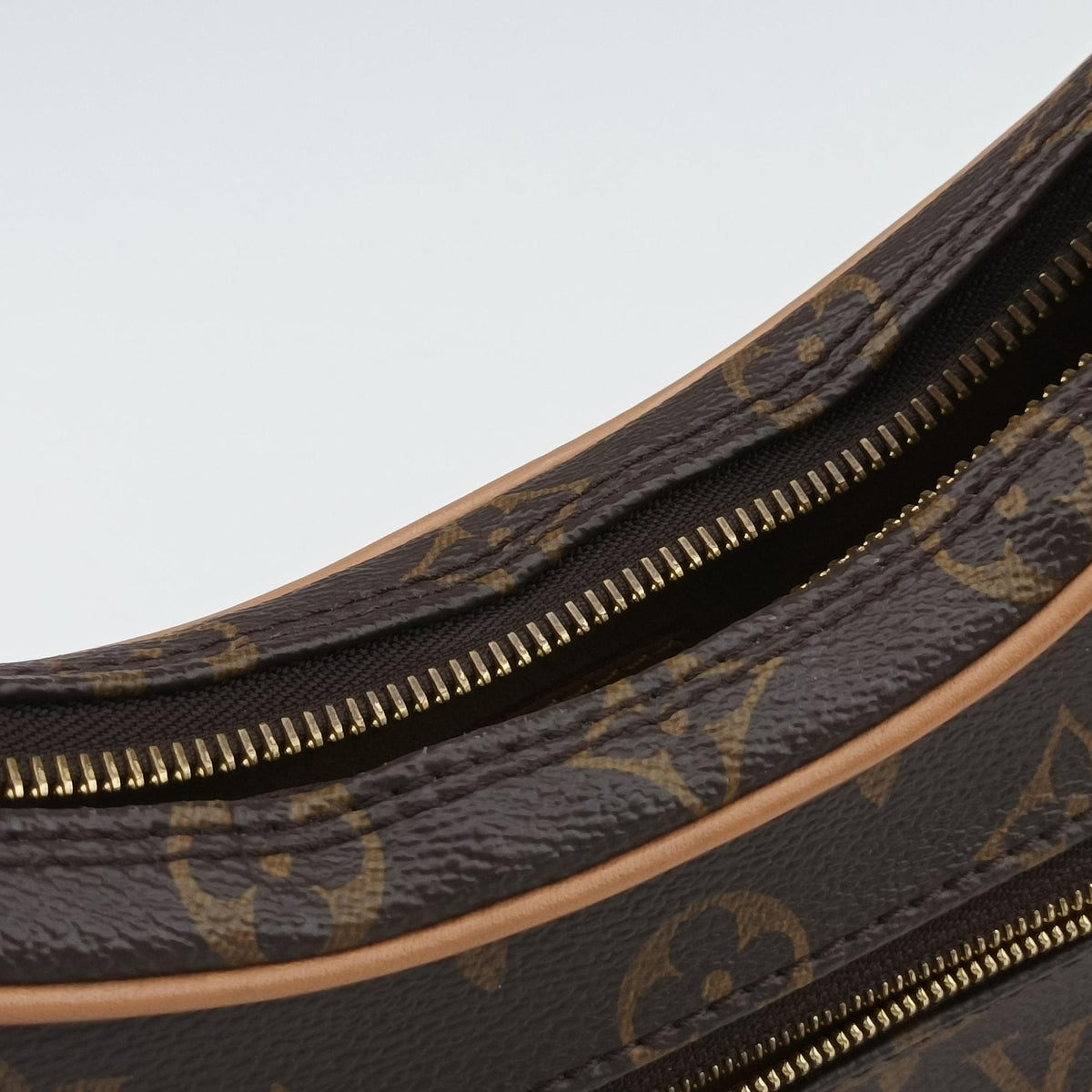Pre-owned Louis Vuitton LOOP Brown×Beige Monogram Canvas M81098 shoulderbag | stylenewstar