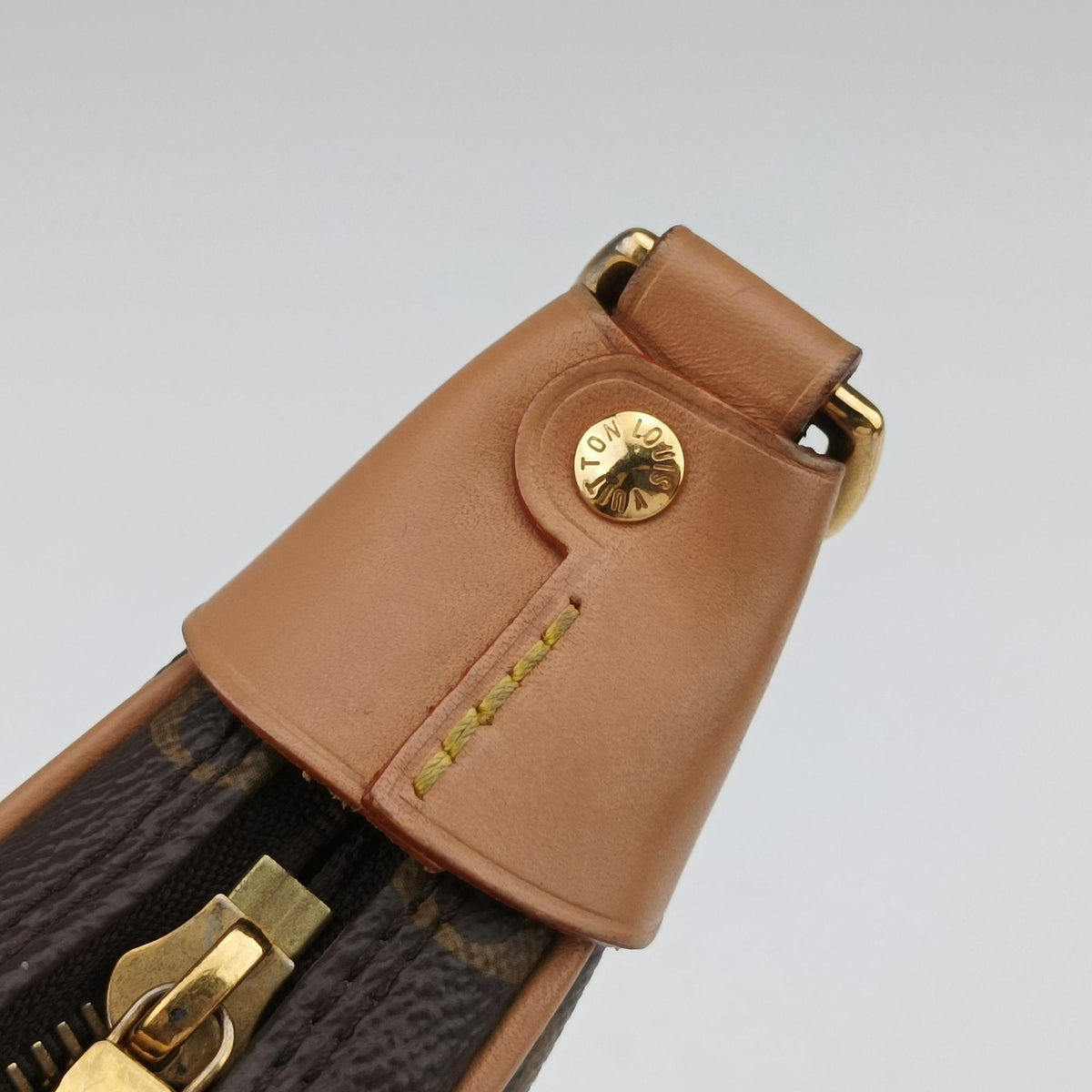 Pre-owned Louis Vuitton LOOP Brown×Beige Monogram Canvas M81098 shoulderbag | stylenewstar