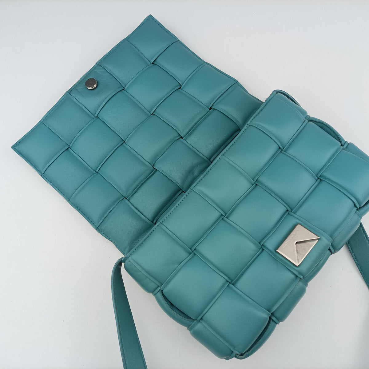 Pre-owned Bottega Veneta Padded Cassette Blue lambskin 591970 shoulderbag | stylenewstar