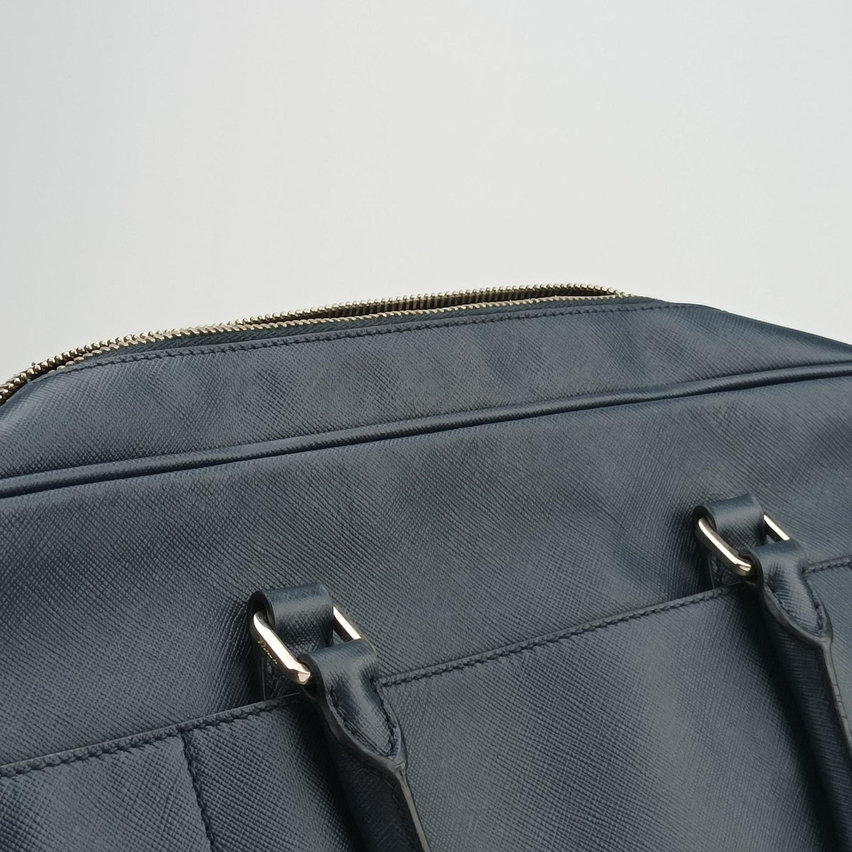 Pre-owned Prada Business Briefcase Navy SAFFIANO Leather 2VE011 handbag | stylenewstar