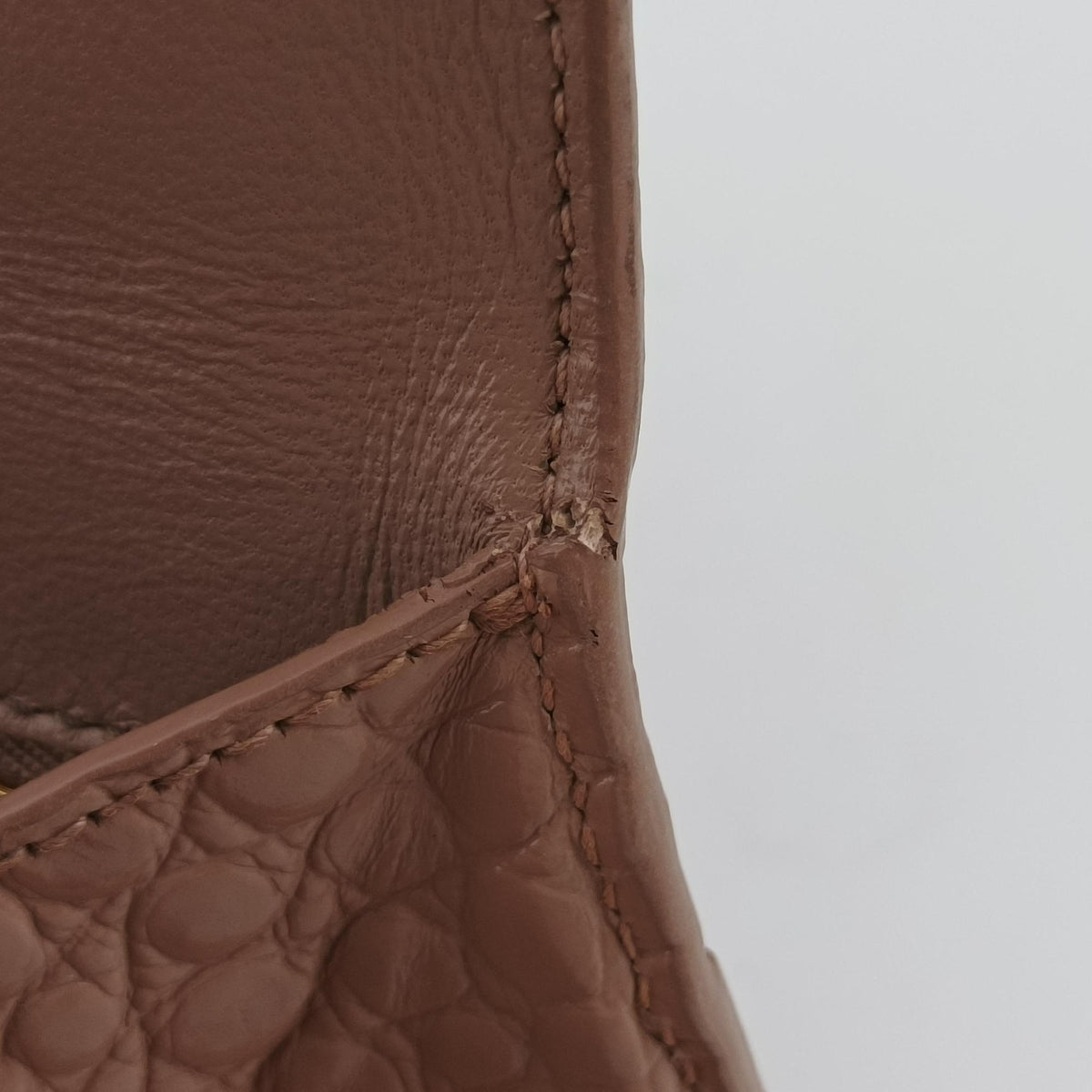 Pre-owned Balenciaga Hourglass Pink leather  shoulderbag | stylenewstar