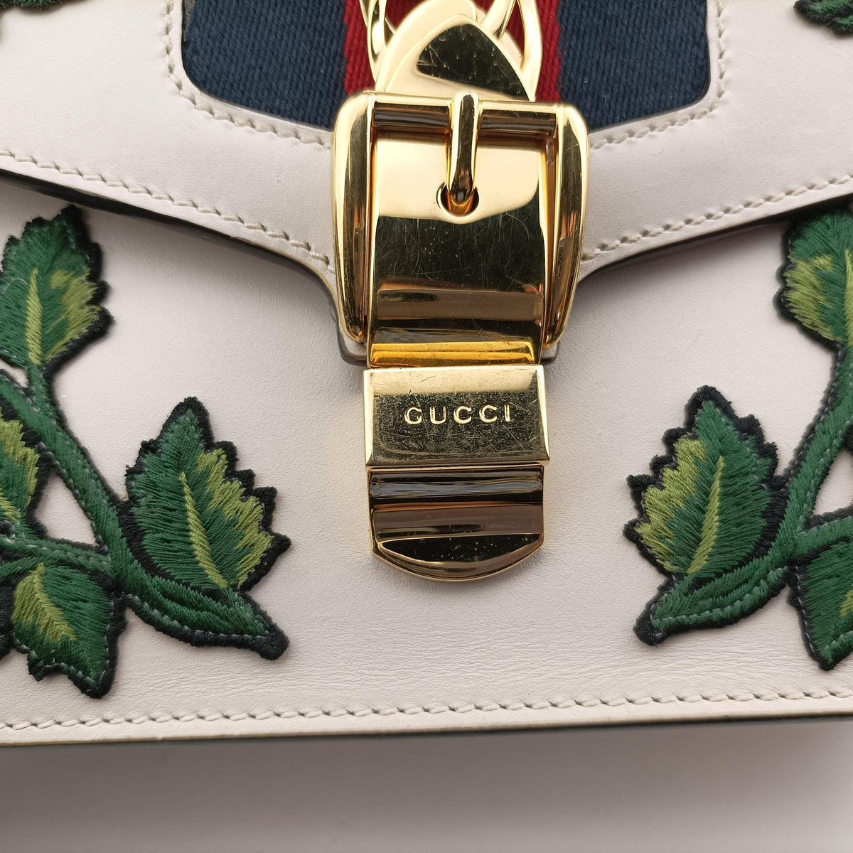 Pre-owned Gucci Sylvie White Leather 421882 shoulderbag | stylenewstar