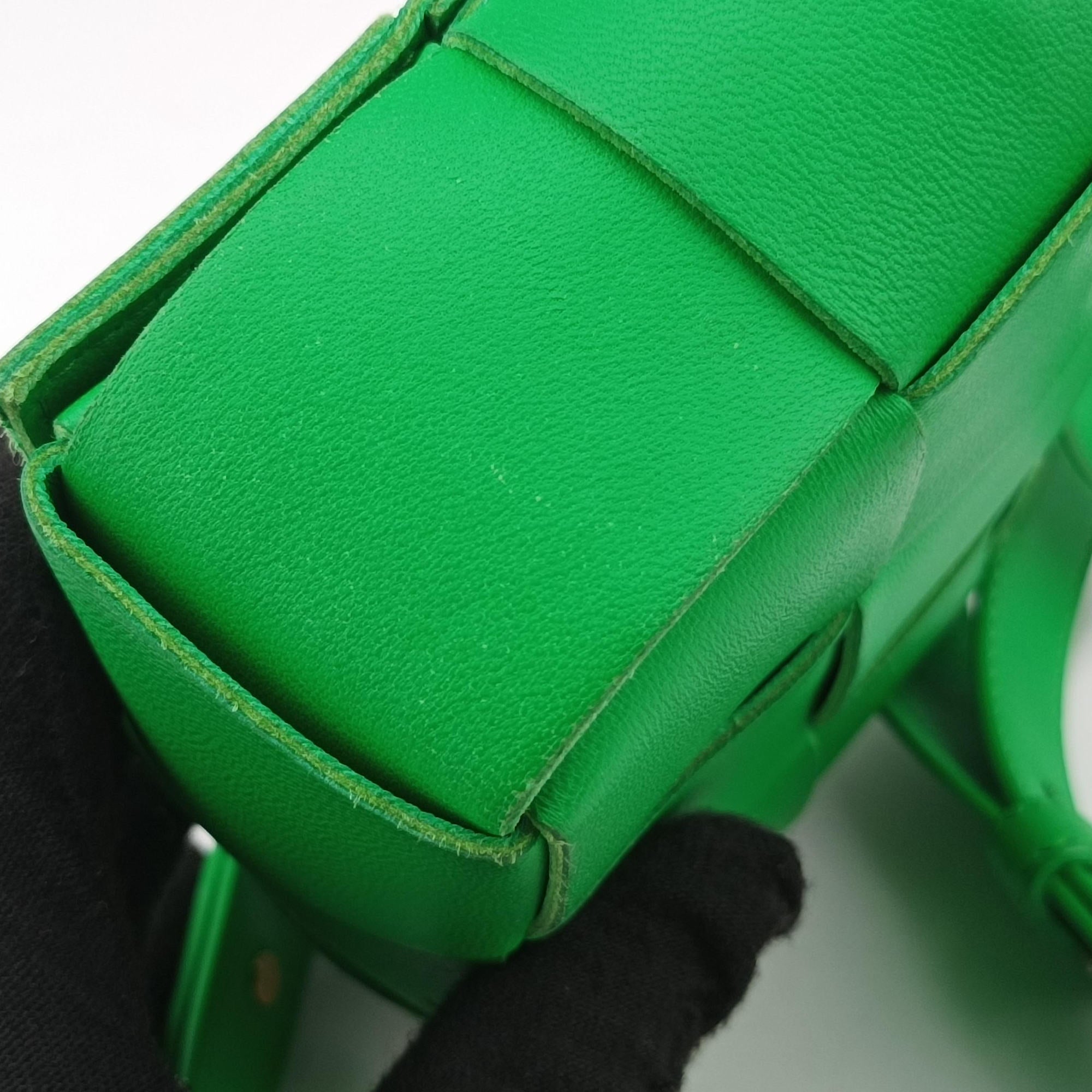 Pre-owned Bottega Veneta candy cassette Green lambskin  shoulderbag | stylenewstar