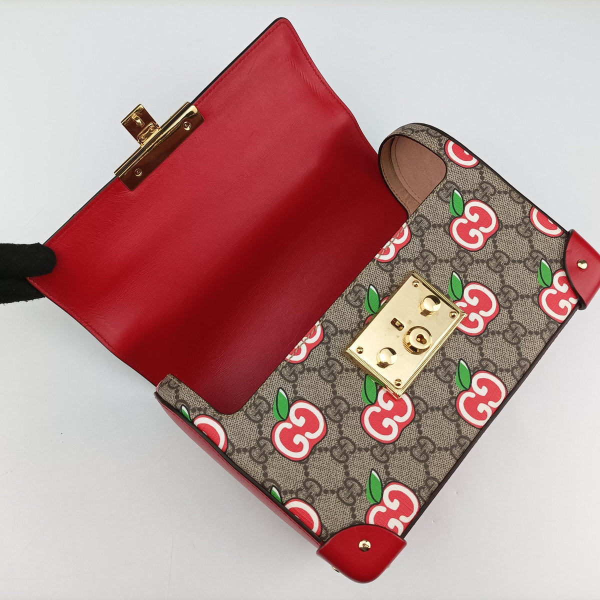 Pre-owned Gucci GG Apple Padlock Bamboo beige×red×multi PVC coated canvas×Leather 603221 shoulderbag | stylenewstar
