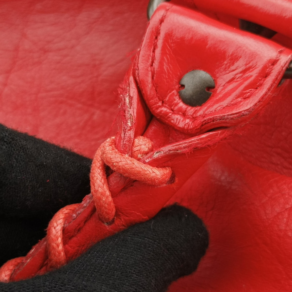 Pre-owned Balenciaga The Twiggy Red lambskin  shoulderbag | stylenewstar
