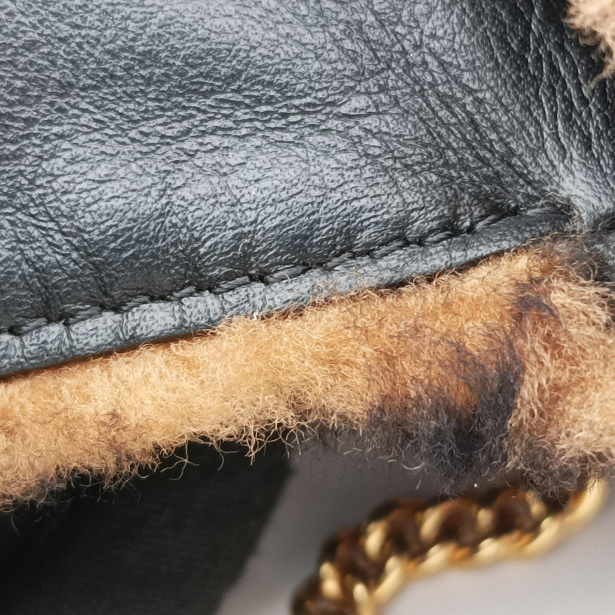 Pre-owned Fendi BAGUETTE Brown×Black fur 8BS017 shoulderbag | stylenewstar