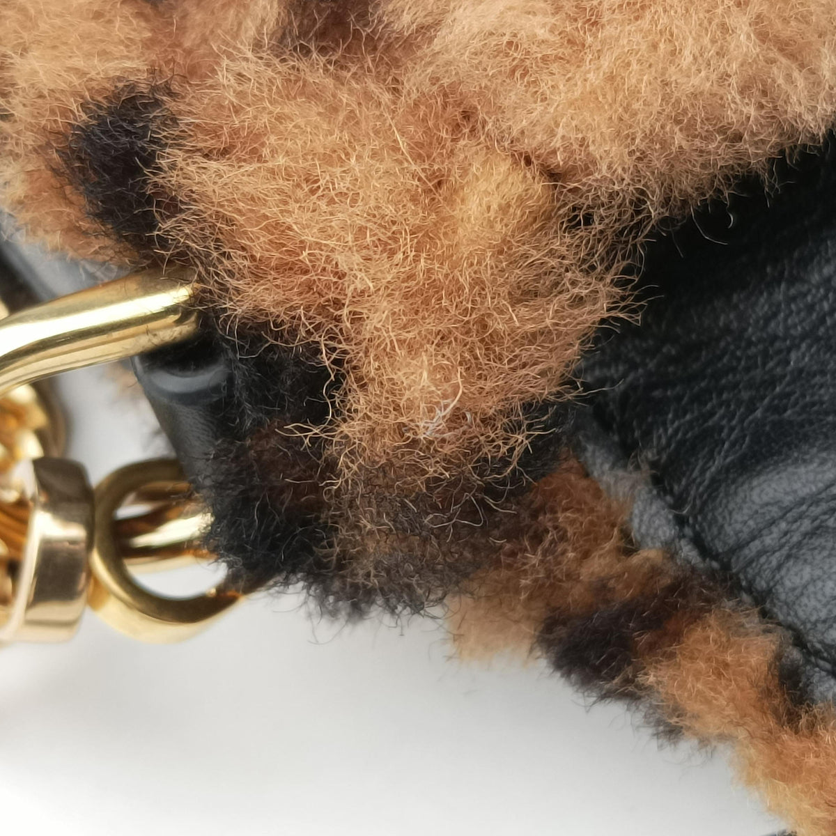 Pre-owned Fendi BAGUETTE Brown×Black fur 8BS017 shoulderbag | stylenewstar