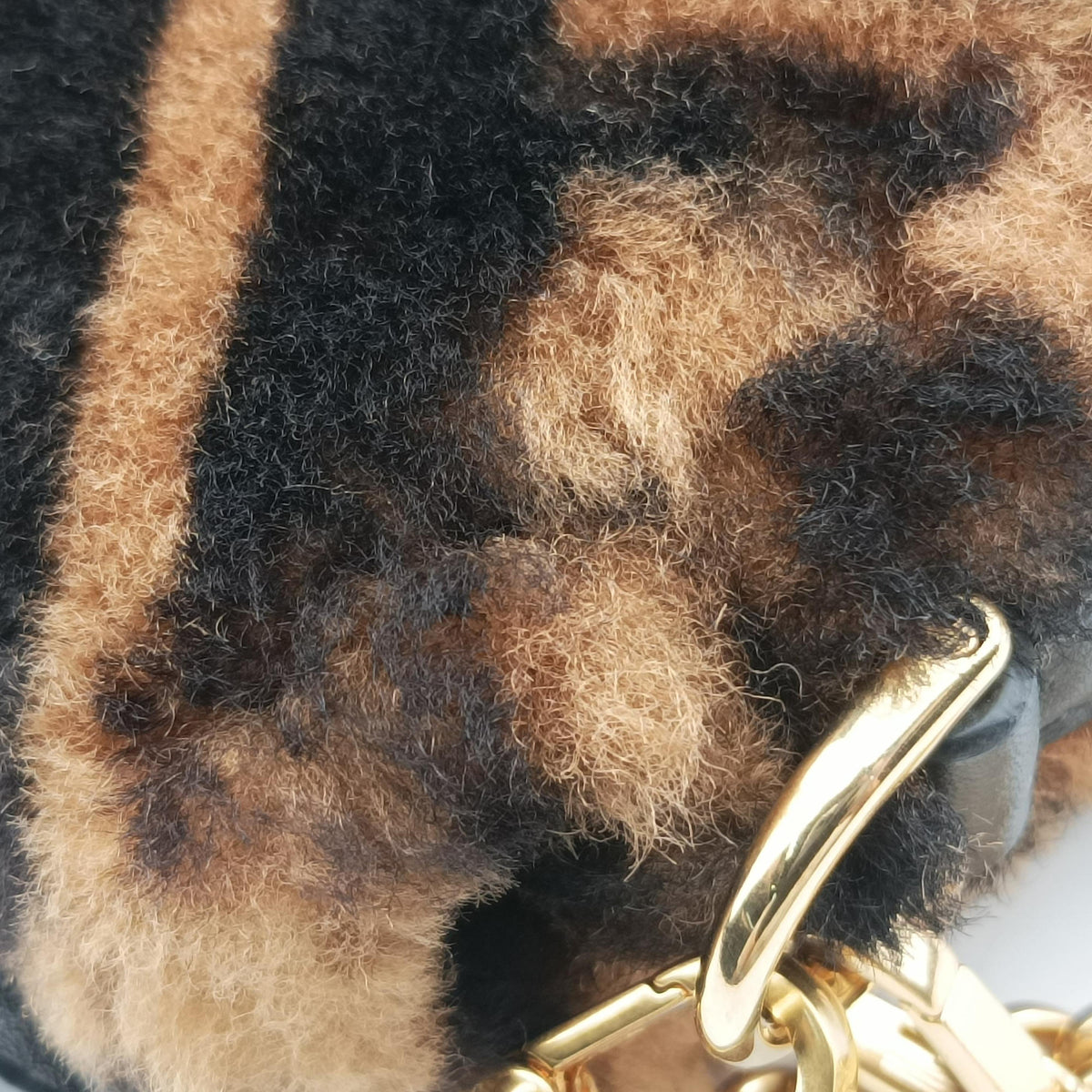 Pre-owned Fendi BAGUETTE Brown×Black fur 8BS017 shoulderbag | stylenewstar