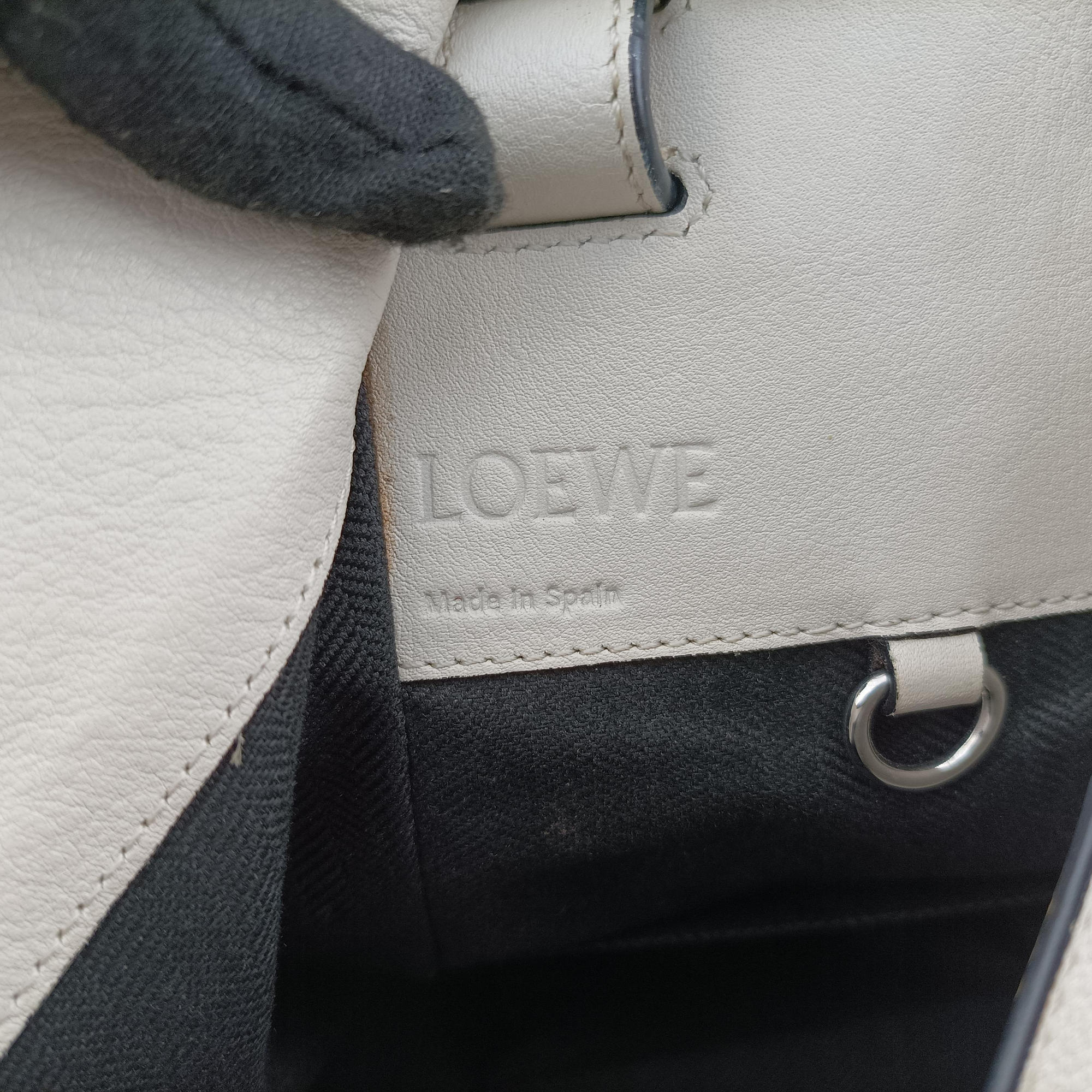 Secondhand Loewe Hammock White Leather  shoulderbag | stylenewstar