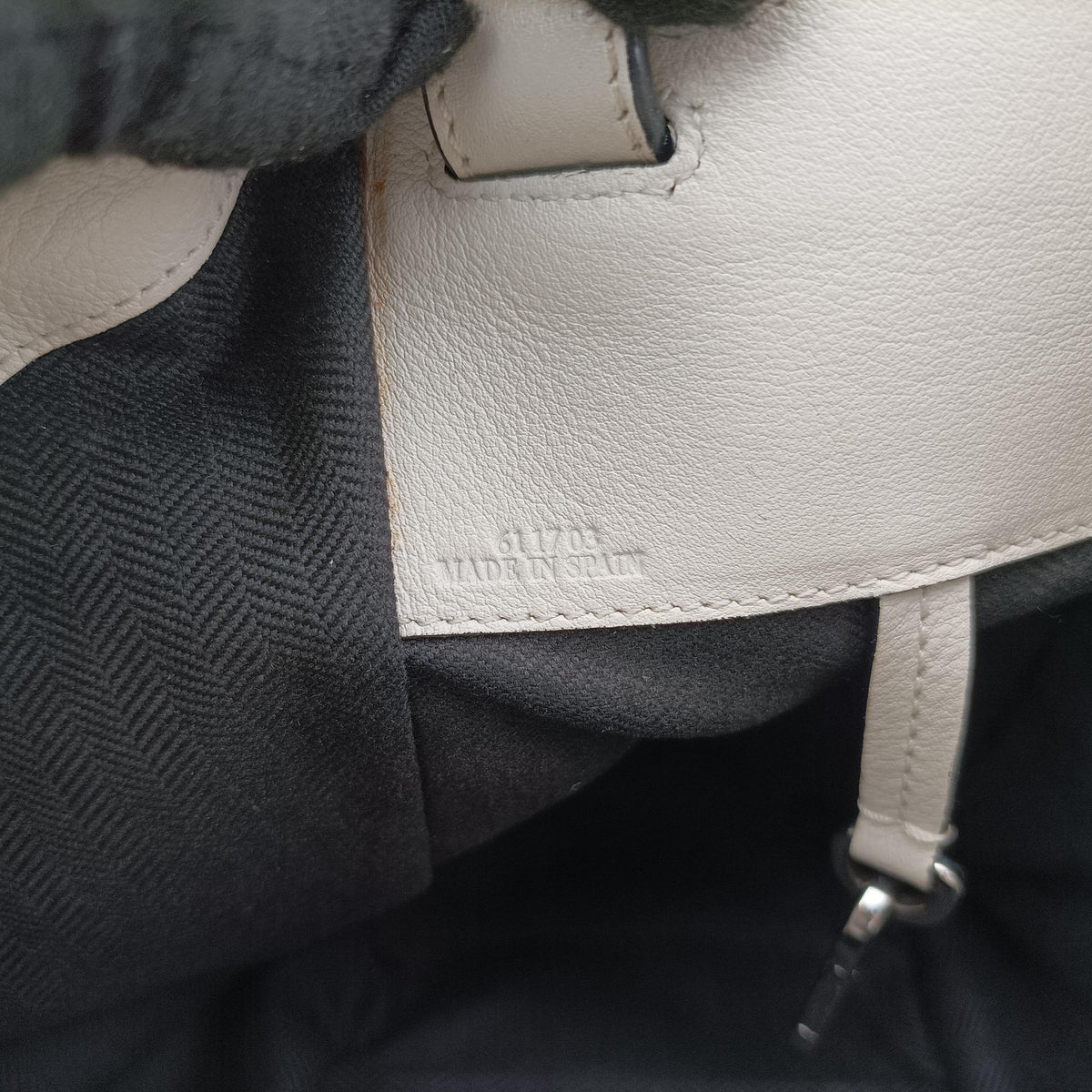 Vintage Loewe Hammock White Leather  shoulderbag | stylenewstar