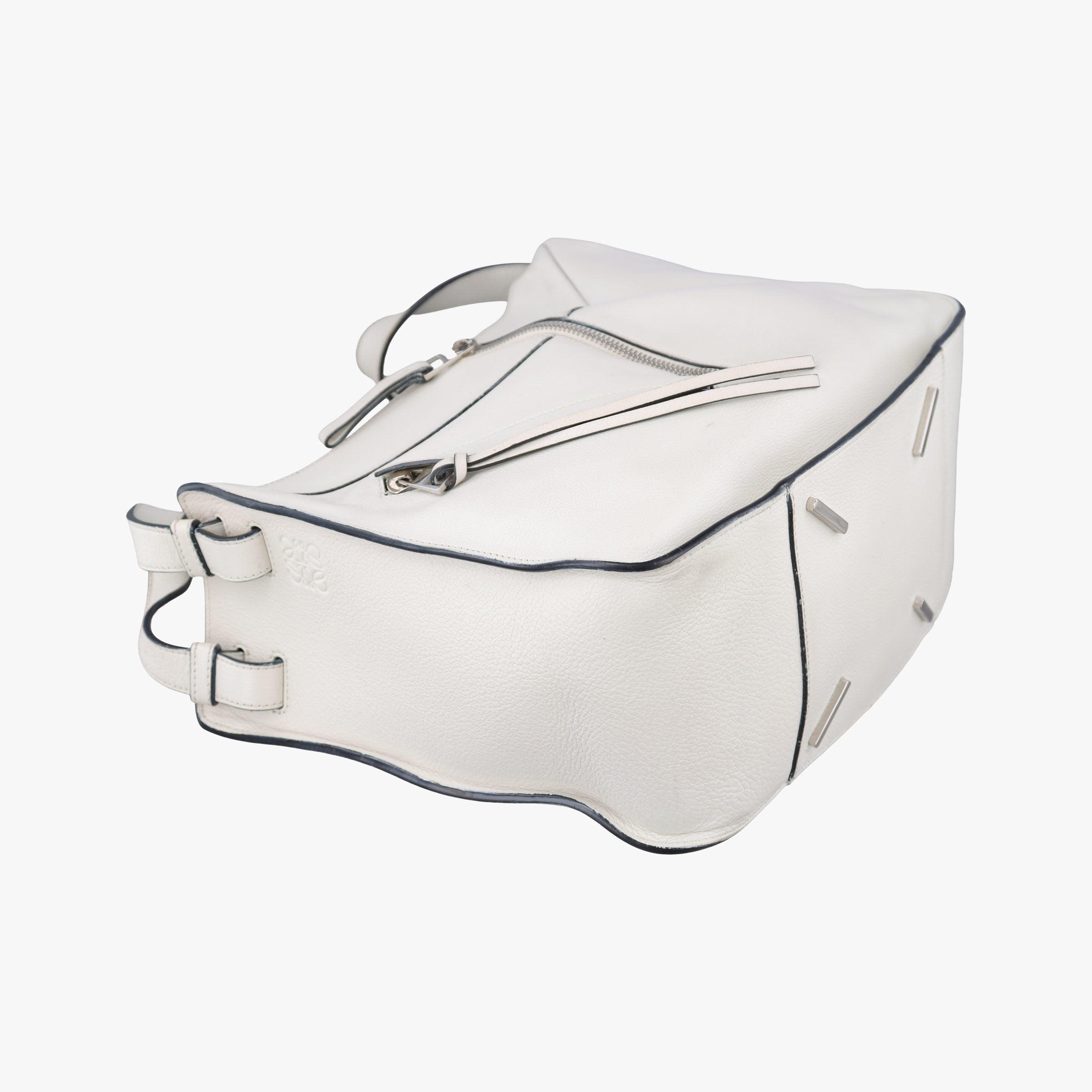 Secondhand Loewe Hammock White Leather  shoulderbag | stylenewstar