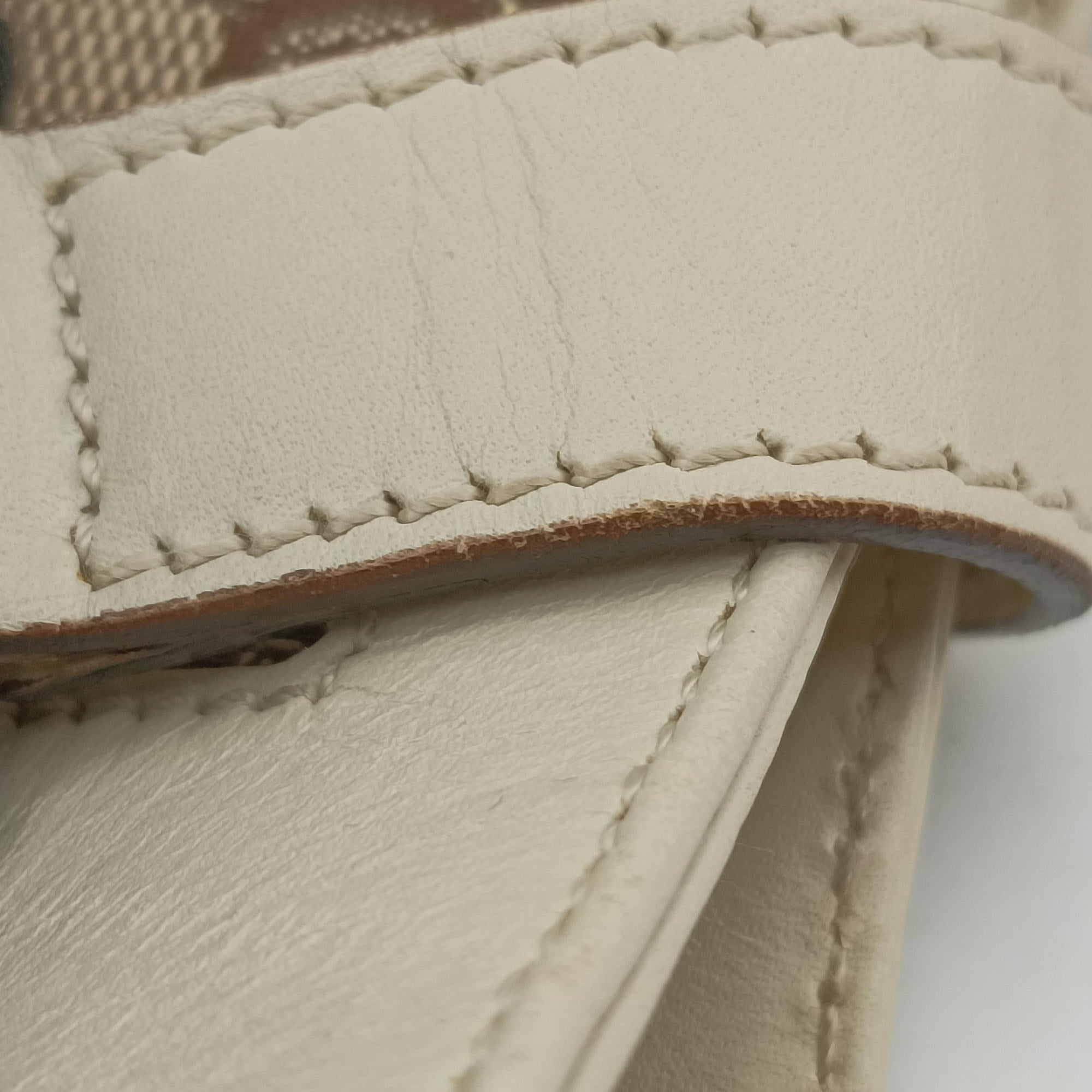 Pre-owned Gucci Piston Lock Jackie Hobo White Leather×canvas 120885 shoulderbag | stylenewstar