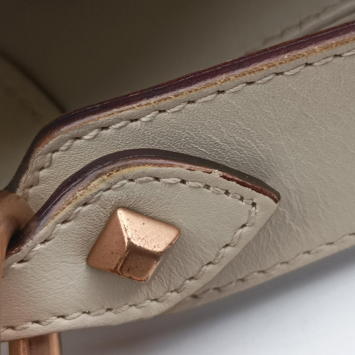 Secondhand Gucci Piston Lock Jackie Hobo White Leather×canvas 120885 shoulderbag | stylenewstar