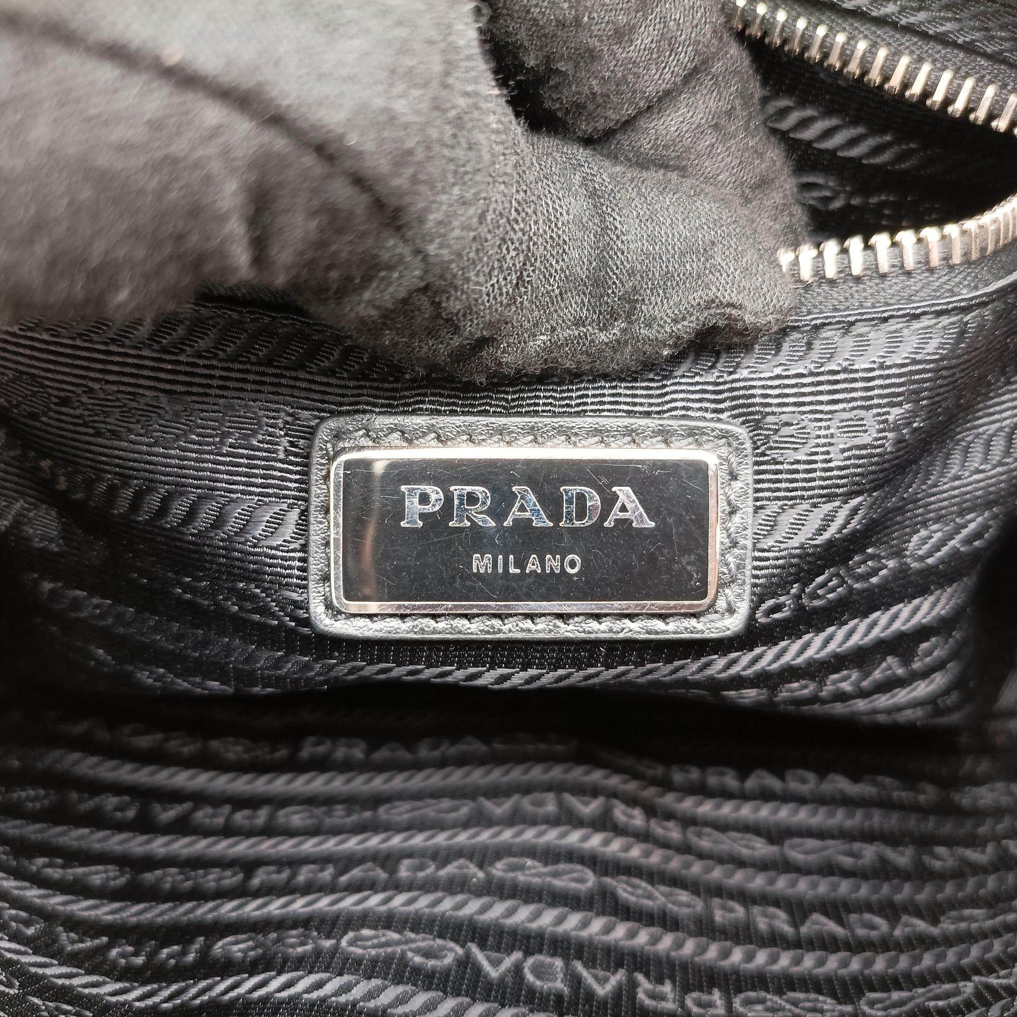 Pre-owned Prada Triangle Logo White Saffiano Leather 2VL012 bum bag/waist bag | stylenewstar