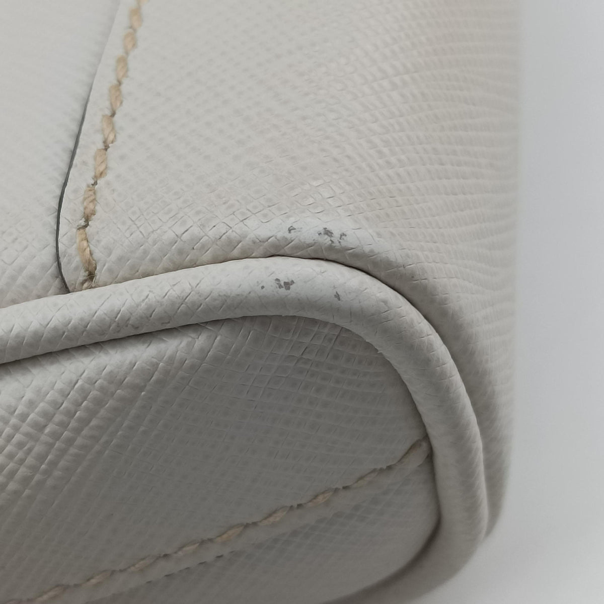 Vintage Prada Triangle Logo White Saffiano Leather 2VL012 bum bag/waist bag | stylenewstar