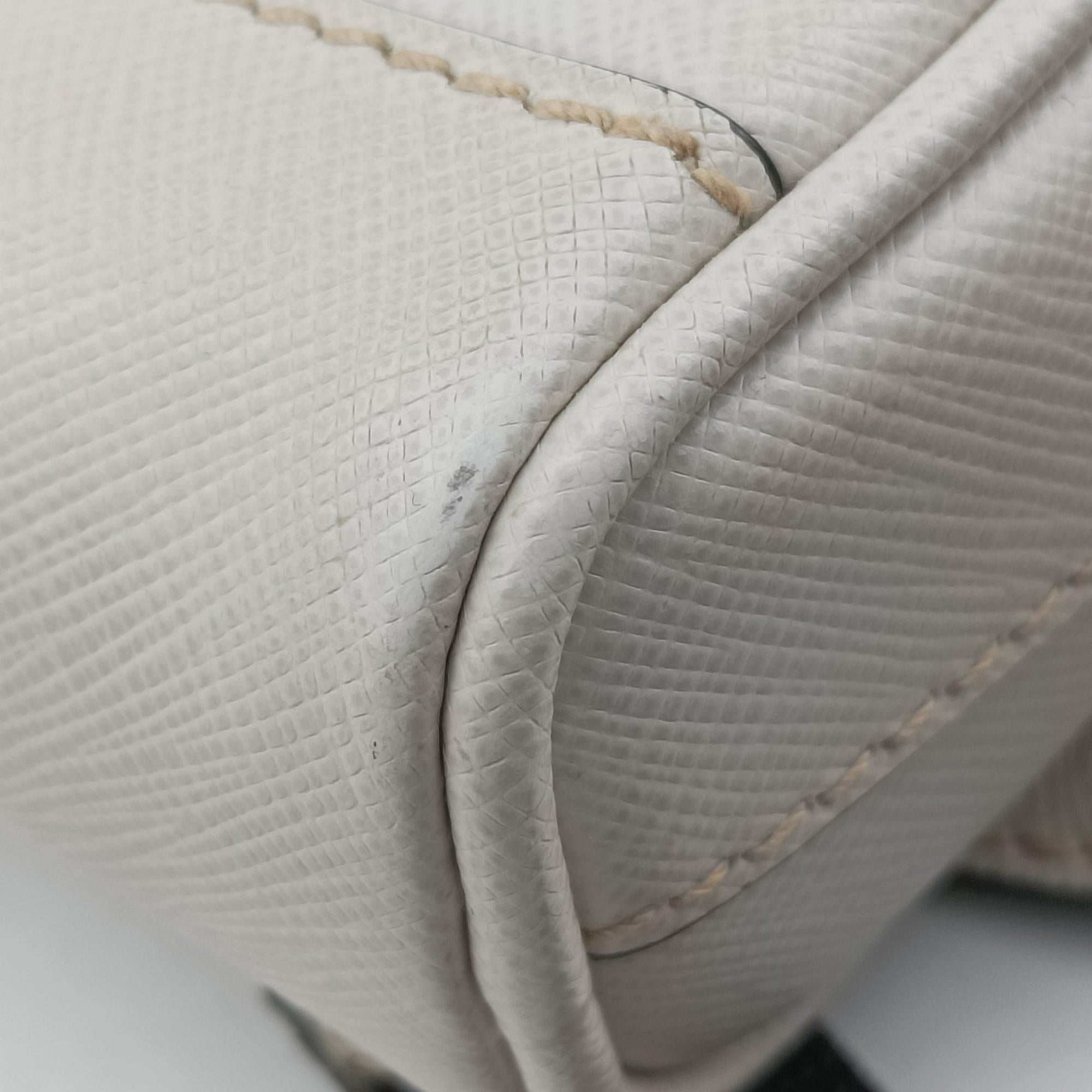 Pre-owned Prada Triangle Logo White Saffiano Leather 2VL012 bum bag/waist bag | stylenewstar