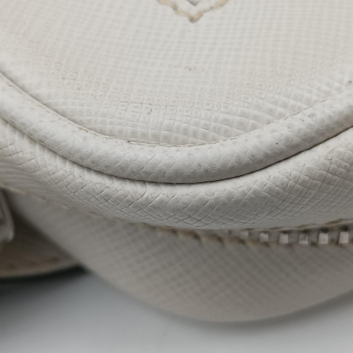 Pre-owned Prada Triangle Logo White Saffiano Leather 2VL012 bum bag/waist bag | stylenewstar