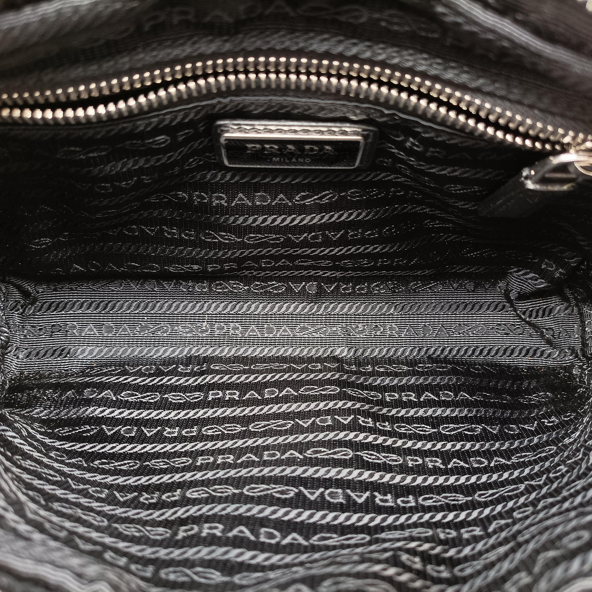 Pre-owned Prada Triangle Logo White Saffiano Leather 2VL012 bum bag/waist bag | stylenewstar