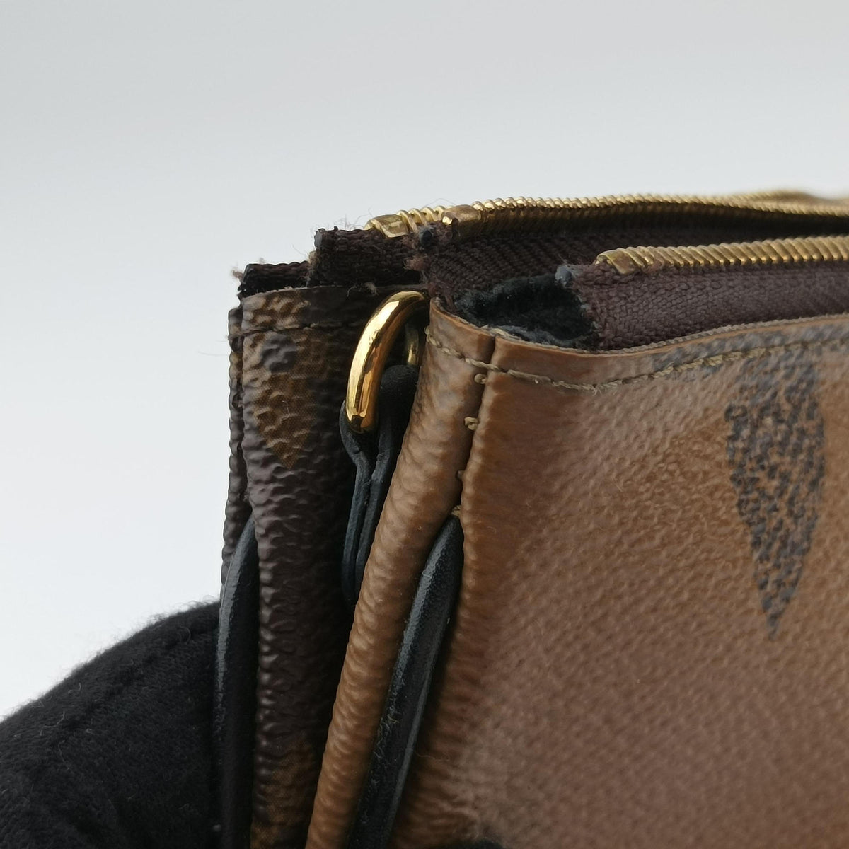 Pre-owned Louis Vuitton Pochette Double Zip Brown Monogram Giant M69203 shoulderbag | stylenewstar