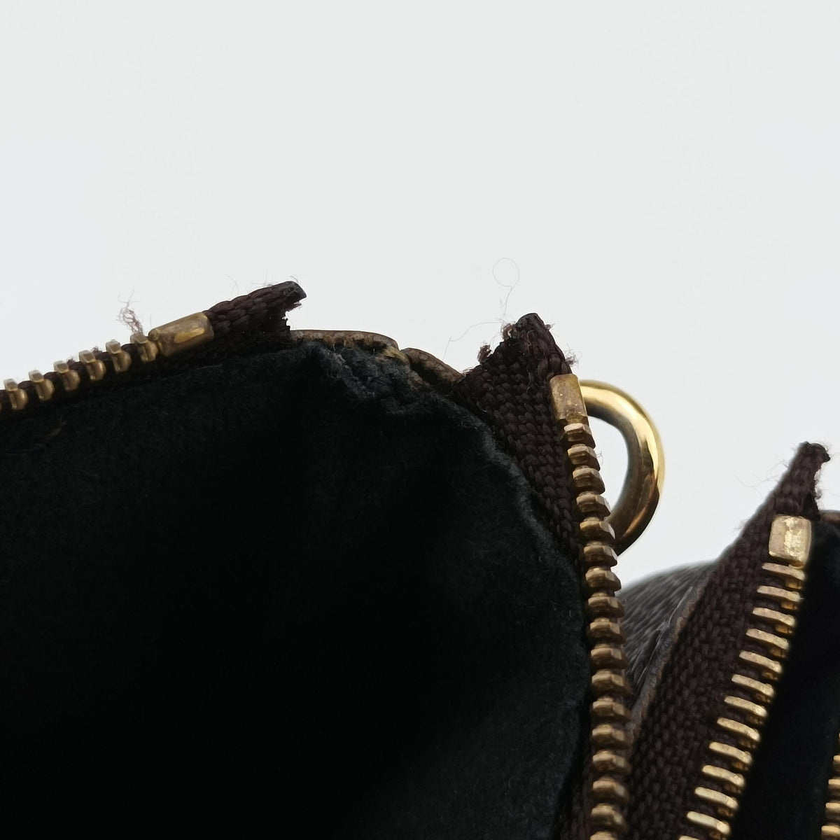 Pre-owned Louis Vuitton Pochette Double Zip Brown Monogram Giant M69203 shoulderbag | stylenewstar
