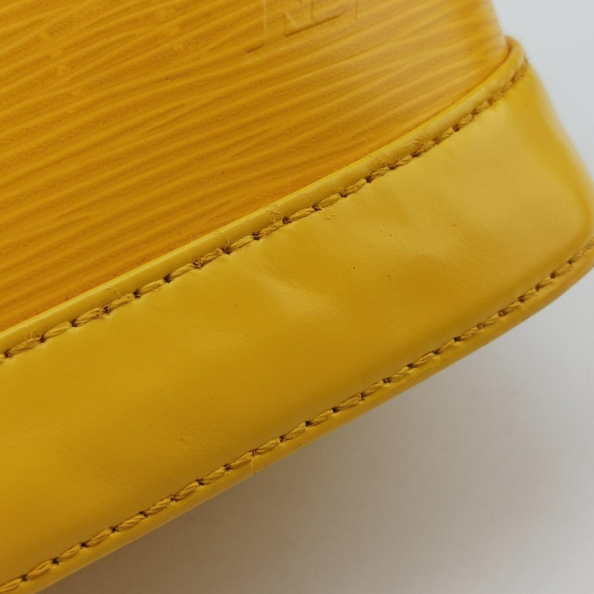 Pre-owned Louis Vuitton Alma BB Citrine Epi M40866 shoulderbag | stylenewstar