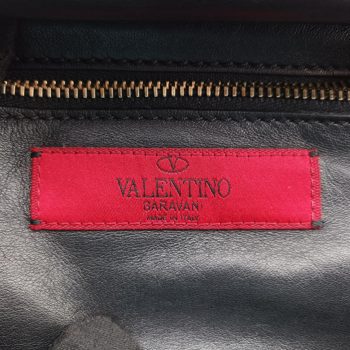 Pre-owned Valentino Rockstud Black Leather  shoulderbag | stylenewstar