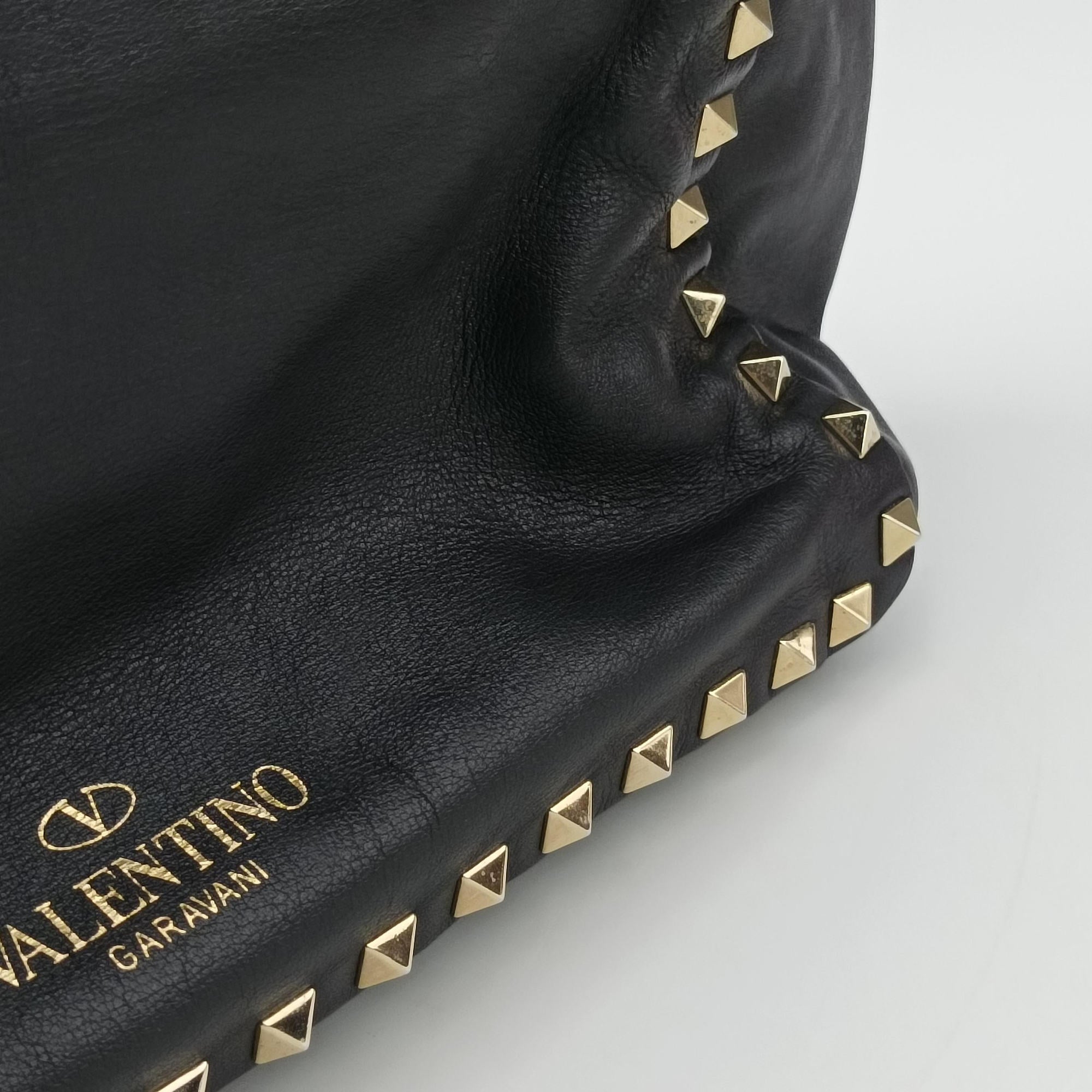 Pre-owned Valentino Rockstud Black Leather  shoulderbag | stylenewstar