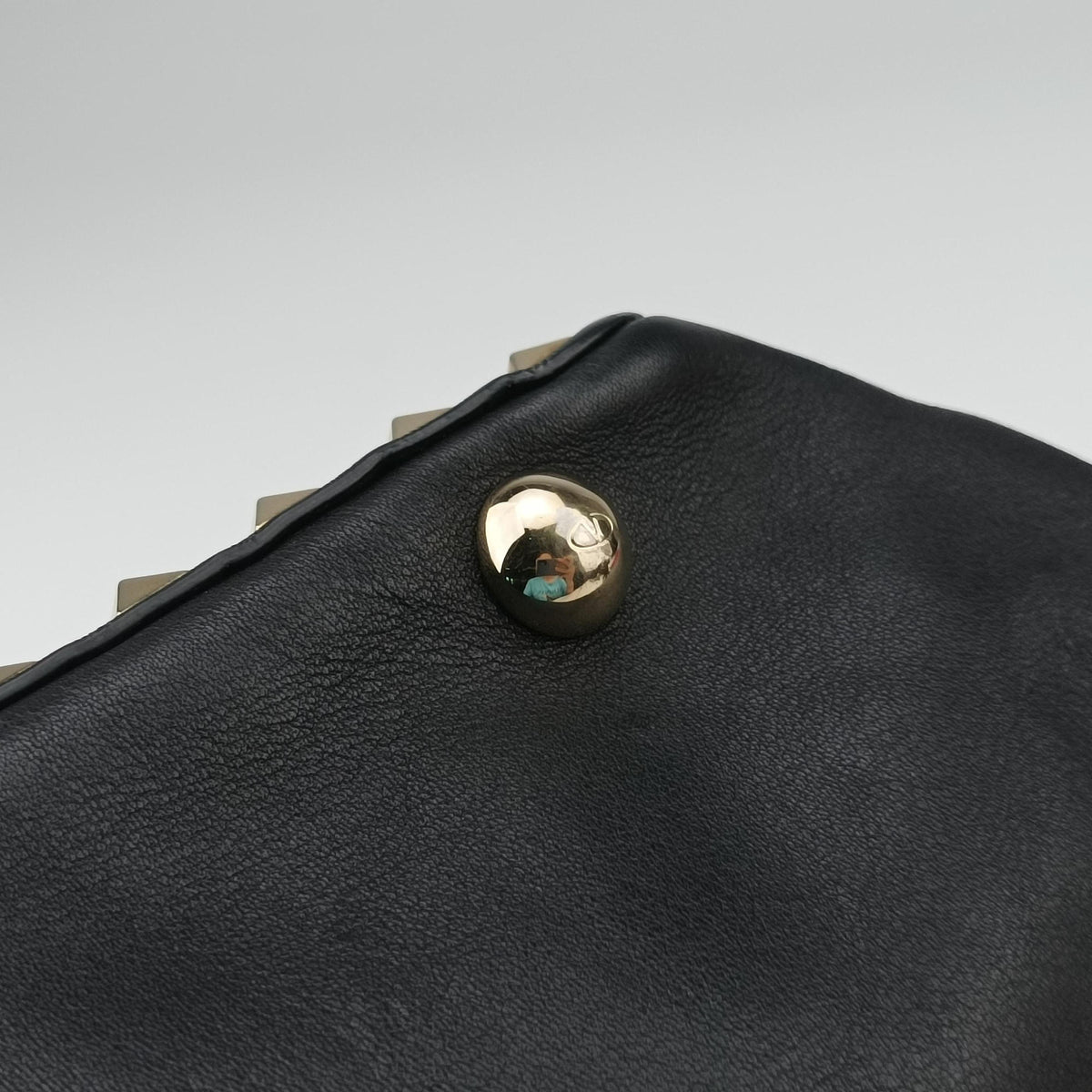 Pre-owned Valentino Rockstud Black Leather  shoulderbag | stylenewstar