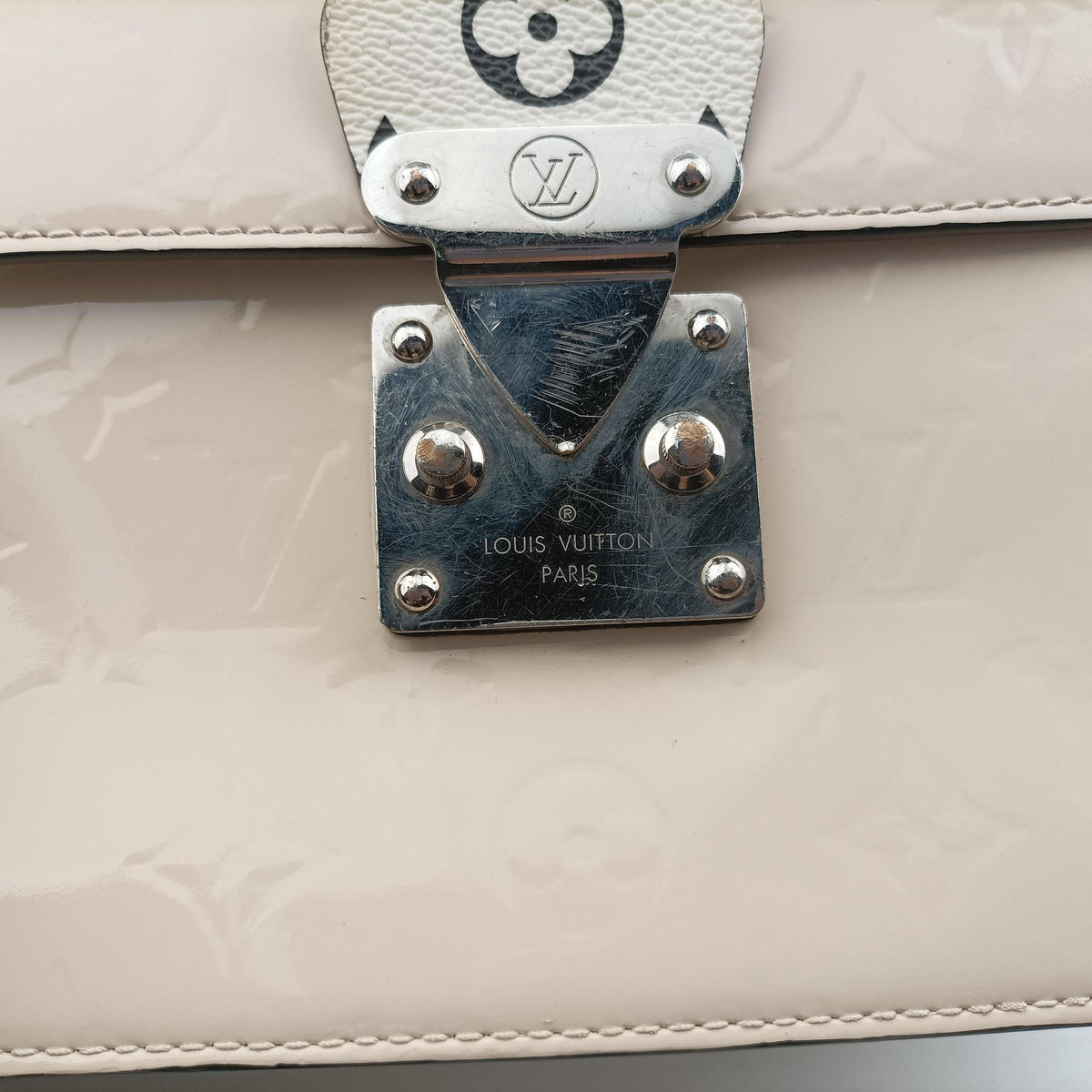 Secondhand Louis Vuitton Spring Street PM Creme×Rose Vernis M90454 shoulderbag | stylenewstar