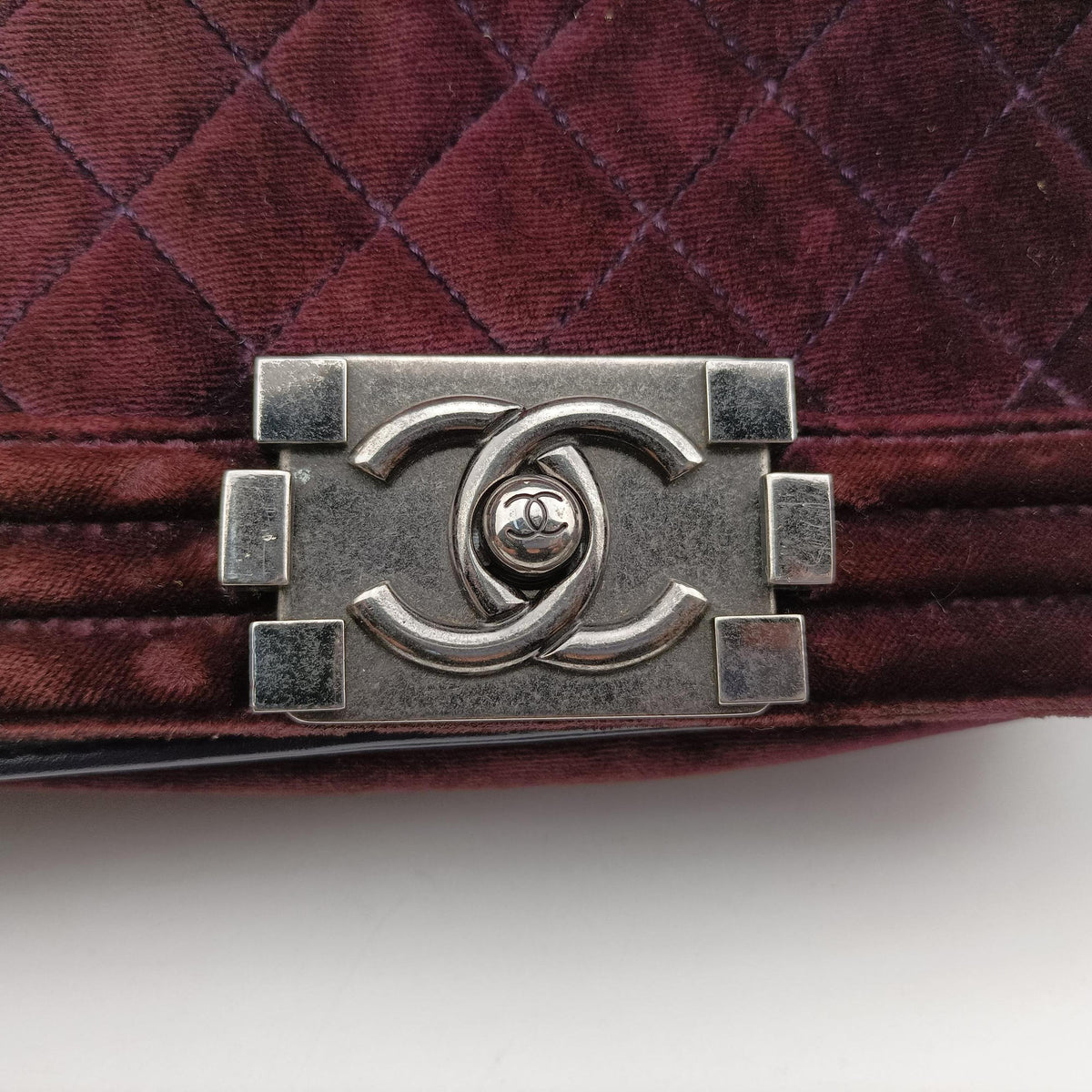 Pre-owned Chanel BOY CHANEL Purple velour A67416 shoulderbag | stylenewstar