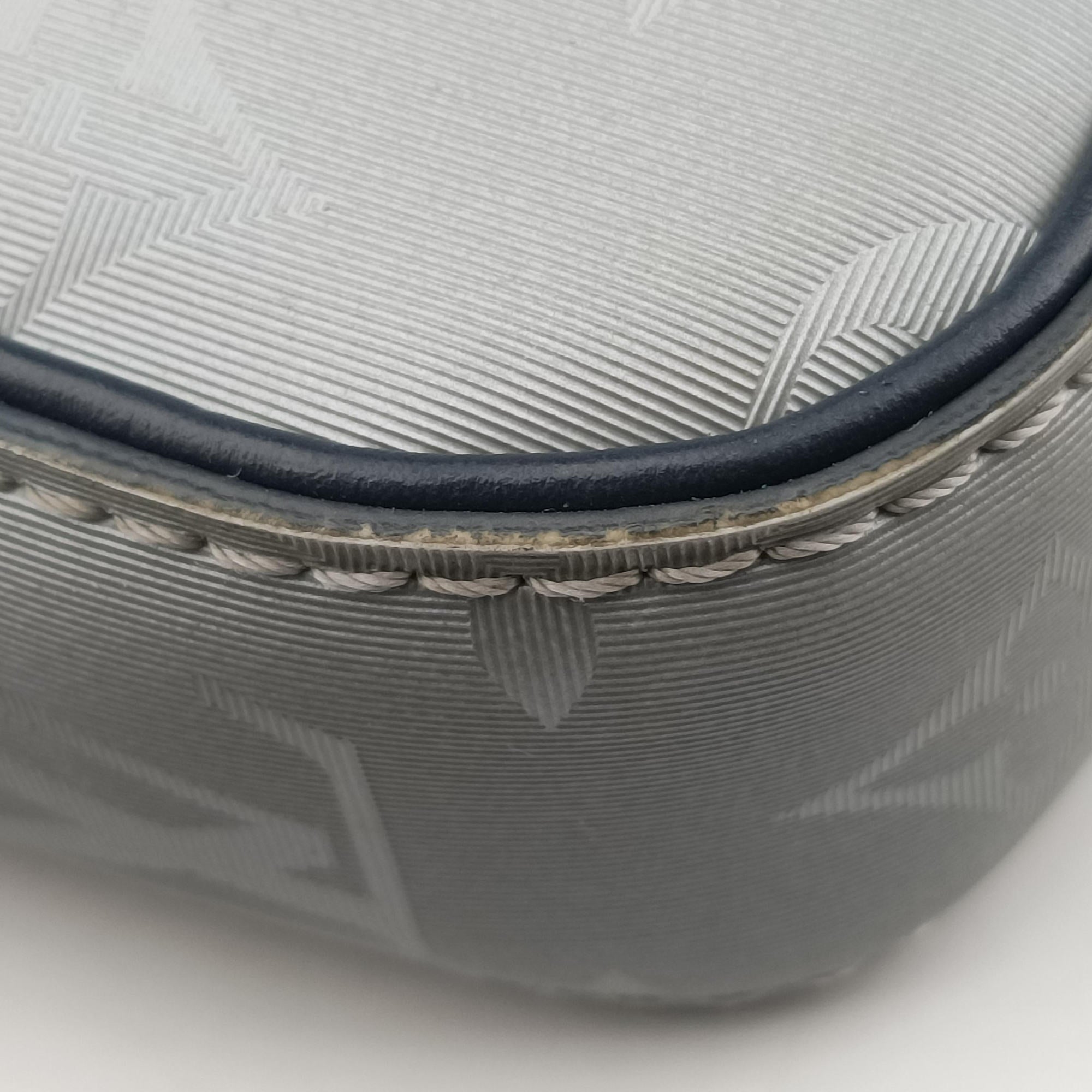 Pre-owned Louis Vuitton Alpha Messenger Grey Monogram Satellite M44169 shoulderbag | stylenewstar