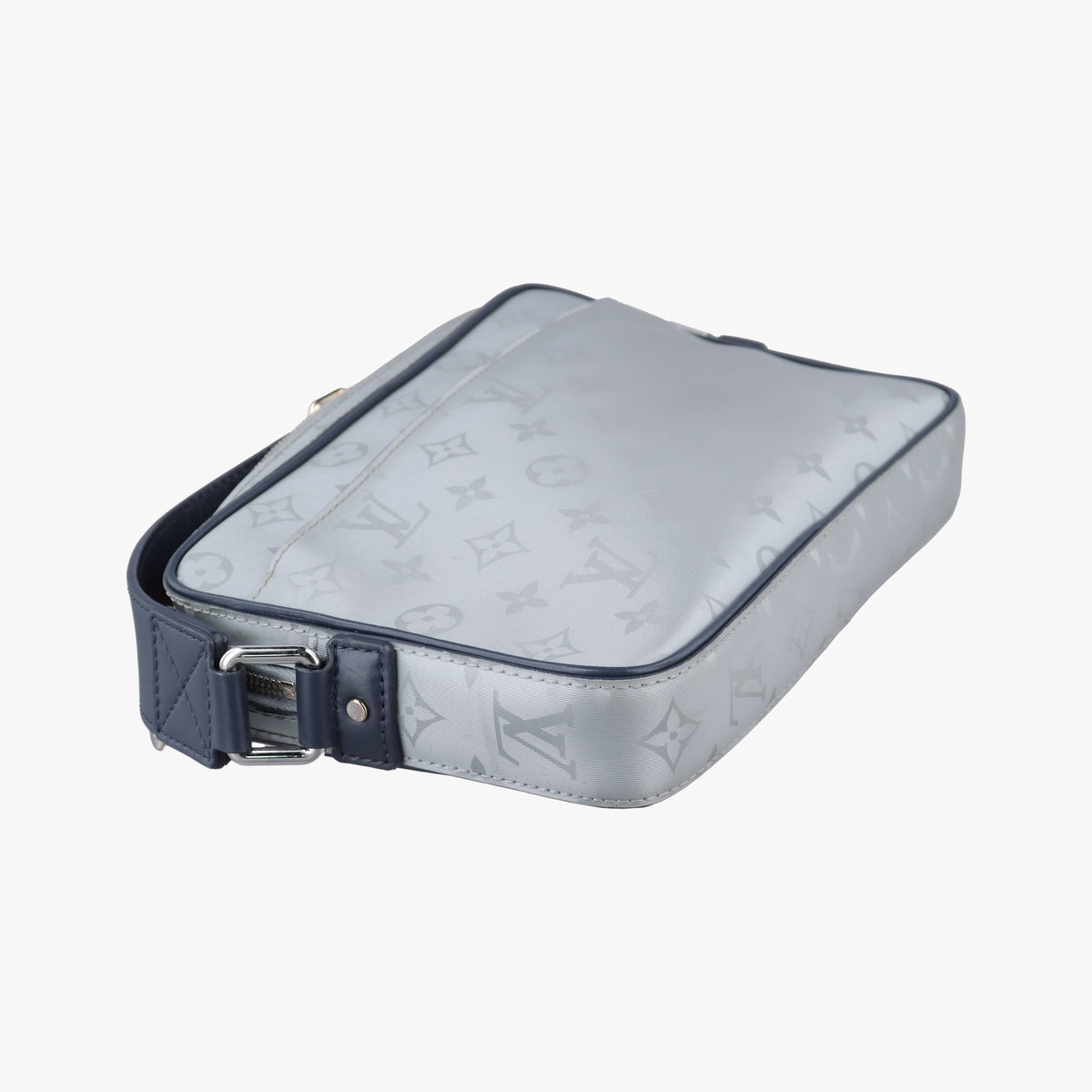 Pre-owned Louis Vuitton Alpha Messenger Grey Monogram Satellite M44169 shoulderbag | stylenewstar