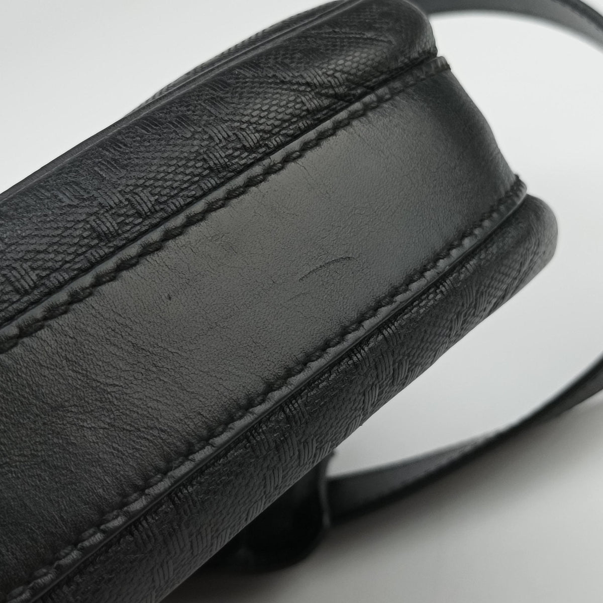 Vintage Gucci Diamante Messenger Black leather 201448 shoulderbag | stylenewstar